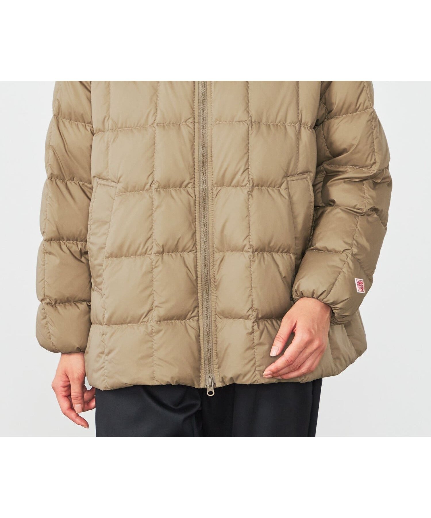 【ビショップ/Bshop】のダウンジャケット WOMEN インテリア・キッズ・メンズ・レディースファッション・服の通販 founy(ファニー) ファッション Fashion レディースファッション Fashion for Women アウター Coat / Outerwear Collection レディースジャケット・軽アウター Jackets 軽量 Lightweight, Ultra Light ジャケット Jacket, Outerwear スクエア Square, Square Shape スピンドル Spindle, Drawcord スリーブ Sleeve, Long Sleeve / Short Sleeve タフタ Taffeta, Structured Fabric ダウン Down, Puffer フランス France, French ポケット Pocket, Pocket Detail ワーク Workwear, Utility Style BEIGE|ID: prp329100004721076 ipo3291000000034869165