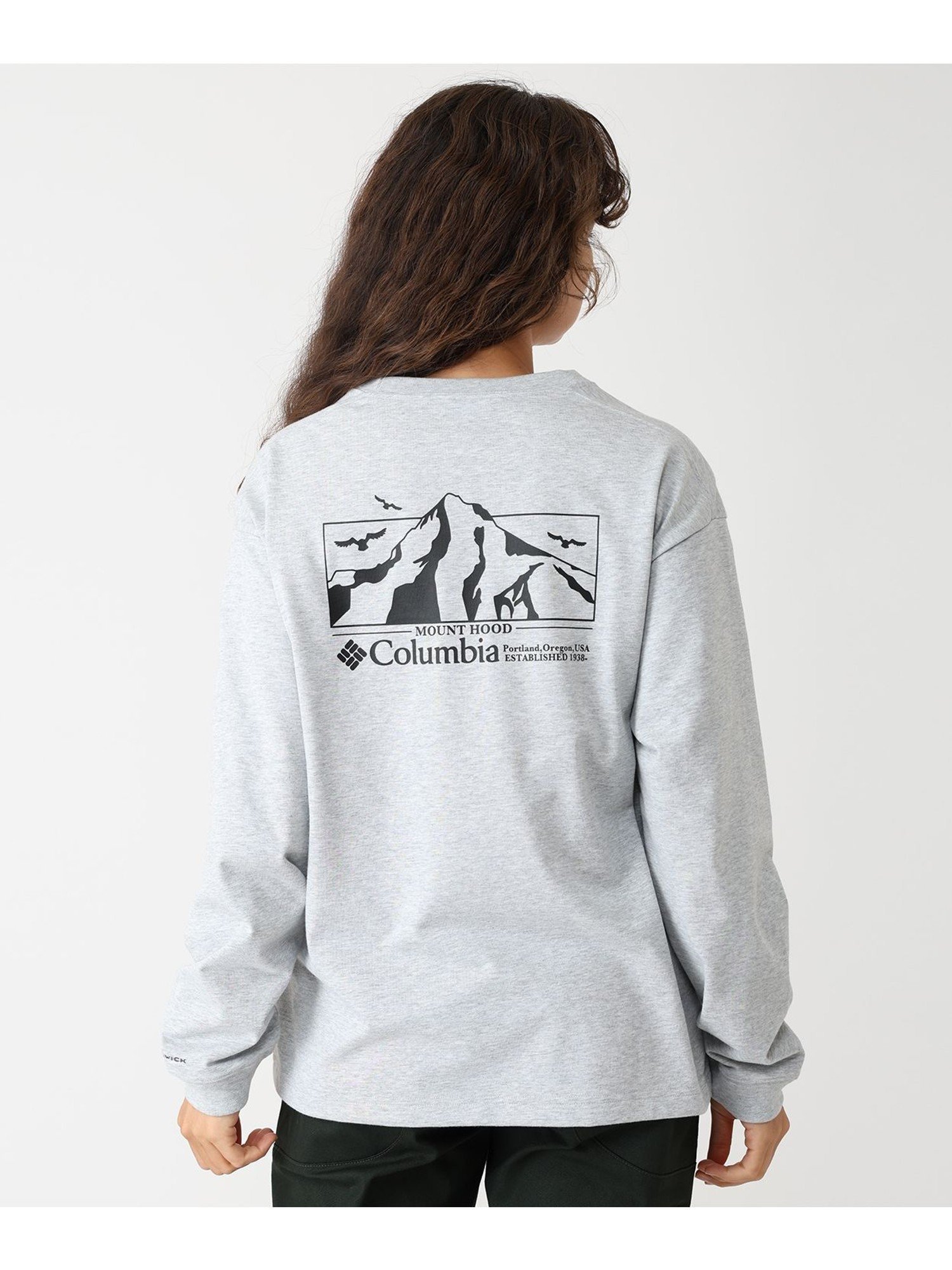 【コロンビア/Columbia】のColumbia/ ロマビスタグラフィックロングスリーブTシャツ /コロンビア インテリア・キッズ・メンズ・レディースファッション・服の通販 founy(ファニー) 　ファッション　Fashion　レディースファッション　Fashion for Women　トップス・カットソー　Cut & Sew Tops　シャツ・ブラウス・オフィスカジュアル　Elegant Blouses & Button-Ups　ロングTシャツ・Tシャツ　Longline T-Shirts & Tees　アウトドア　Outdoor Clothing　グラフィック　Graphic, Graphic Design　フィット　Fit, Slim Fit　ベーシック　Basic, Essential　リラックス　Relax, Relaxed Fit　人気　Popular, Best Seller　定番　Standard, Basic Item　長袖　Long Sleeve, Full Sleeve　グレー[003001]|ID: prp329100004721144 ipo3291000000034622796