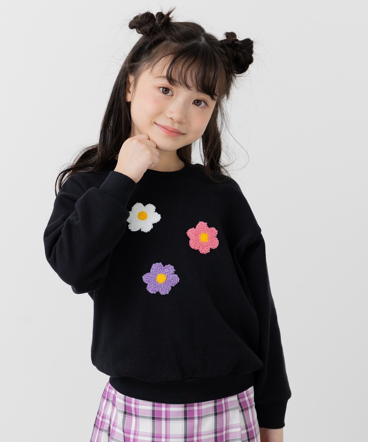【チルツー/chil2 / KIDS】の綿100% サガラ刺繍裏毛トレーナー インテリア・キッズ・メンズ・レディースファッション・服の通販 founy(ファニー) 　ファッション　Fashion　キッズファッション　Fashion for Kids　イラスト　Illustration　トレーナー　Sweatshirt, Trainer　モチーフ　Motif, Design Theme　Lフラワー/ブラック|ID: prp329100004721245 ipo3291000000034119714