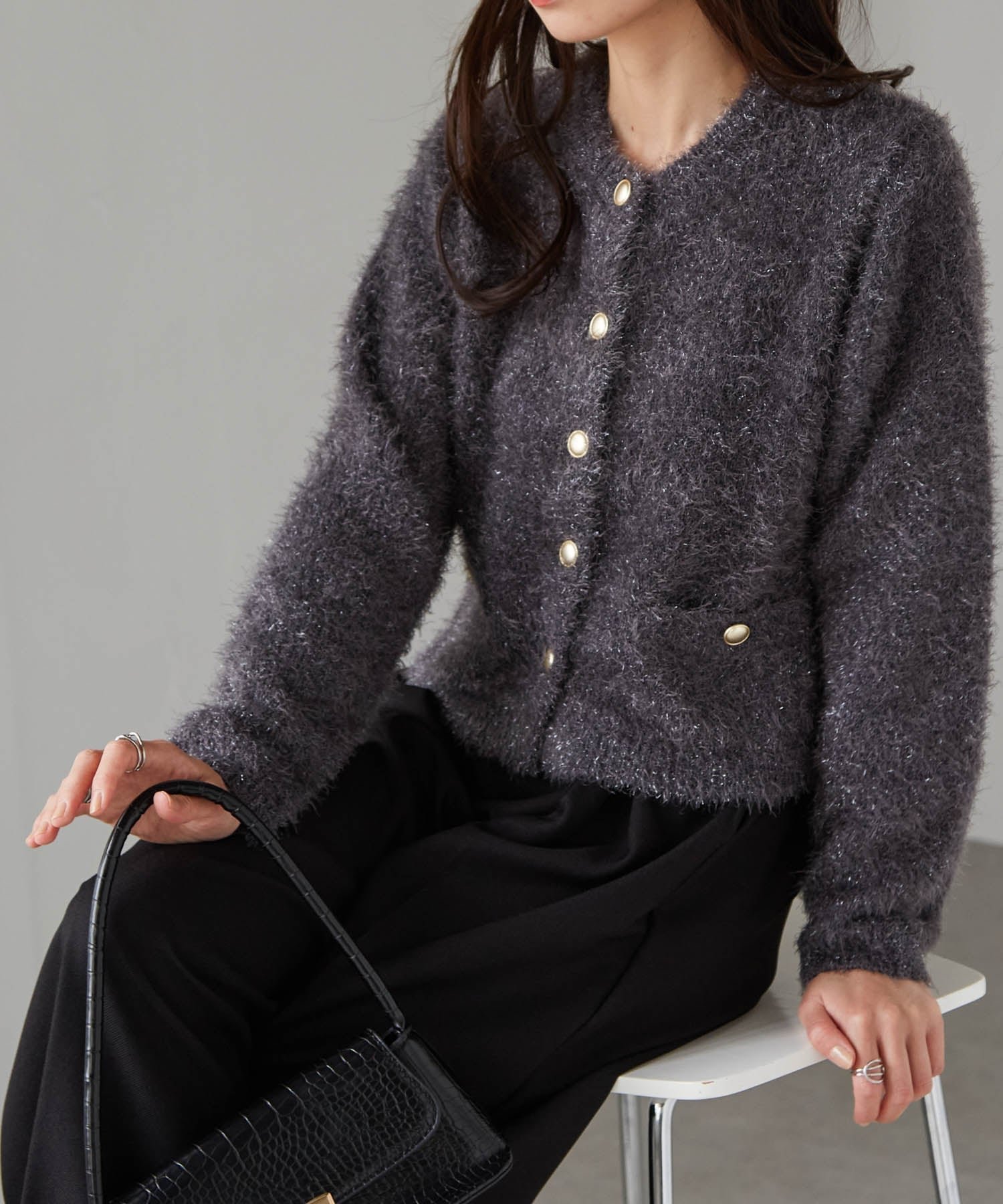 【ラナン/Ranan】のRanan/ゴールドボタンラメフェザーカーディガン インテリア・キッズ・メンズ・レディースファッション・服の通販 founy(ファニー) 　ファッション　Fashion　レディースファッション　Fashion for Women　トップス・カットソー　Cut & Sew Tops　カーディガン・羽織り　Layered Style Cardigans　カーディガン　Cardigan, Knitwear　ショート　Short, Short Length　スラックス　Slacks, Dress Pants　デニム　Denim, Jeans Material　バランス　Balance, Style Balance　フェザー　Feather, Feather Detail　フロント　Front, Front Design　ボトム　Bottoms, Lower Wear　ポケット　Pocket, Pocket Detail　羽織　Haori, Light Jacket　リブニット　Rib Knit, Ribbed Knit　おすすめ　Recommended / Our Picks　エレガント 上品　Elegant　ビジネス 仕事 通勤　Business / Work / Commuting　GR|ID: prp329100004721378 ipo3291000000034212491