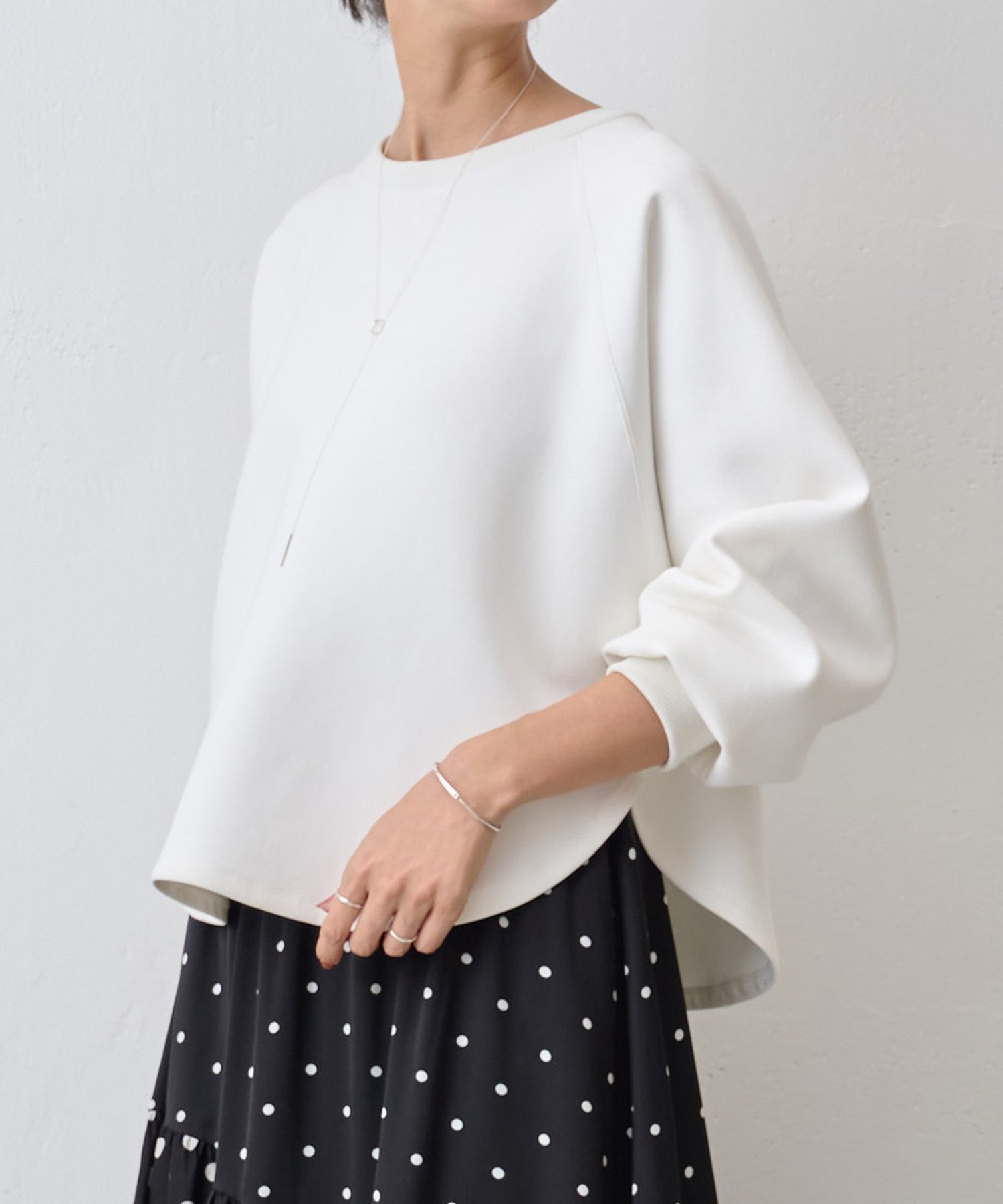 【ビアズリー/BEARDSLEY】のダンボールサークルプルオーバー インテリア・キッズ・メンズ・レディースファッション・服の通販 founy(ファニー) ファッション Fashion レディースファッション Fashion for Women トップス・カットソー Cut & Sew Tops カジュアルプルオーバー・ニットトップス Pullovers & Knit Tops / Casual Pullovers カットソー Cut and Sewn Top ストレッチ Stretch, Stretchy Fabric なめらか Smooth, Silky Texture ラウンド Round, Round Neck 再入荷 Restock / Back in Stock おすすめ Recommended / Our Picks ホワイト|ID: prp329100004721416 ipo3291000000034814085