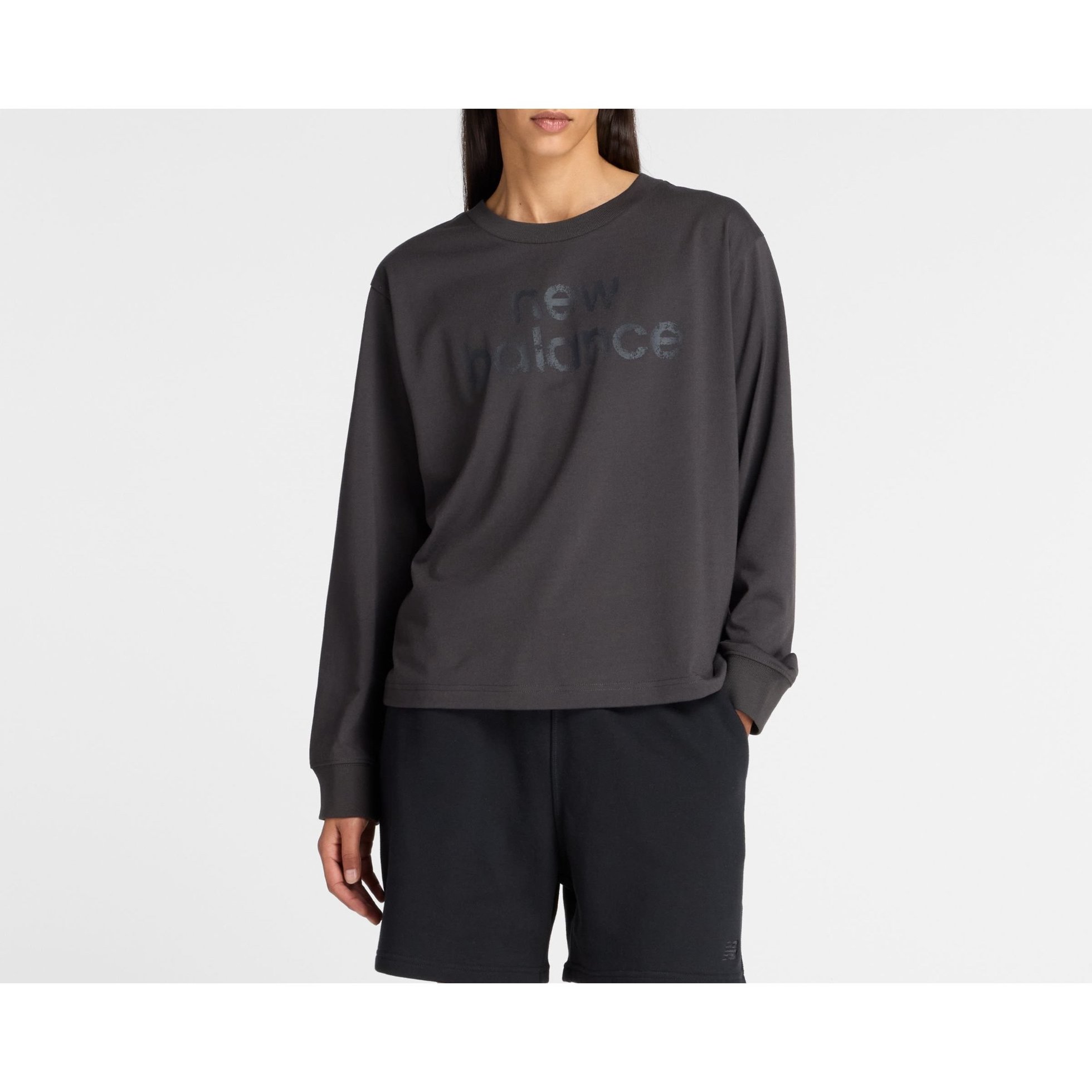 【ニューバランス/new balance】のリラックスロングスリーブTシャツ インテリア・キッズ・メンズ・レディースファッション・服の通販 founy(ファニー) 　ファッション　Fashion　レディースファッション　Fashion for Women　トップス・カットソー　Cut & Sew Tops　シャツ・ブラウス・オフィスカジュアル　Elegant Blouses & Button-Ups　ロングTシャツ・Tシャツ　Longline T-Shirts & Tees　スマート　Smart, Elegant　スリーブ　Sleeve, Long Sleeve / Short Sleeve　フロント　Front, Front Design　ボックス　Boxy, Box Shape　ボトム　Bottoms, Lower Wear　ロング　Long, Long-Length　BLK|ID: prp329100004721829 ipo3291000000034125361