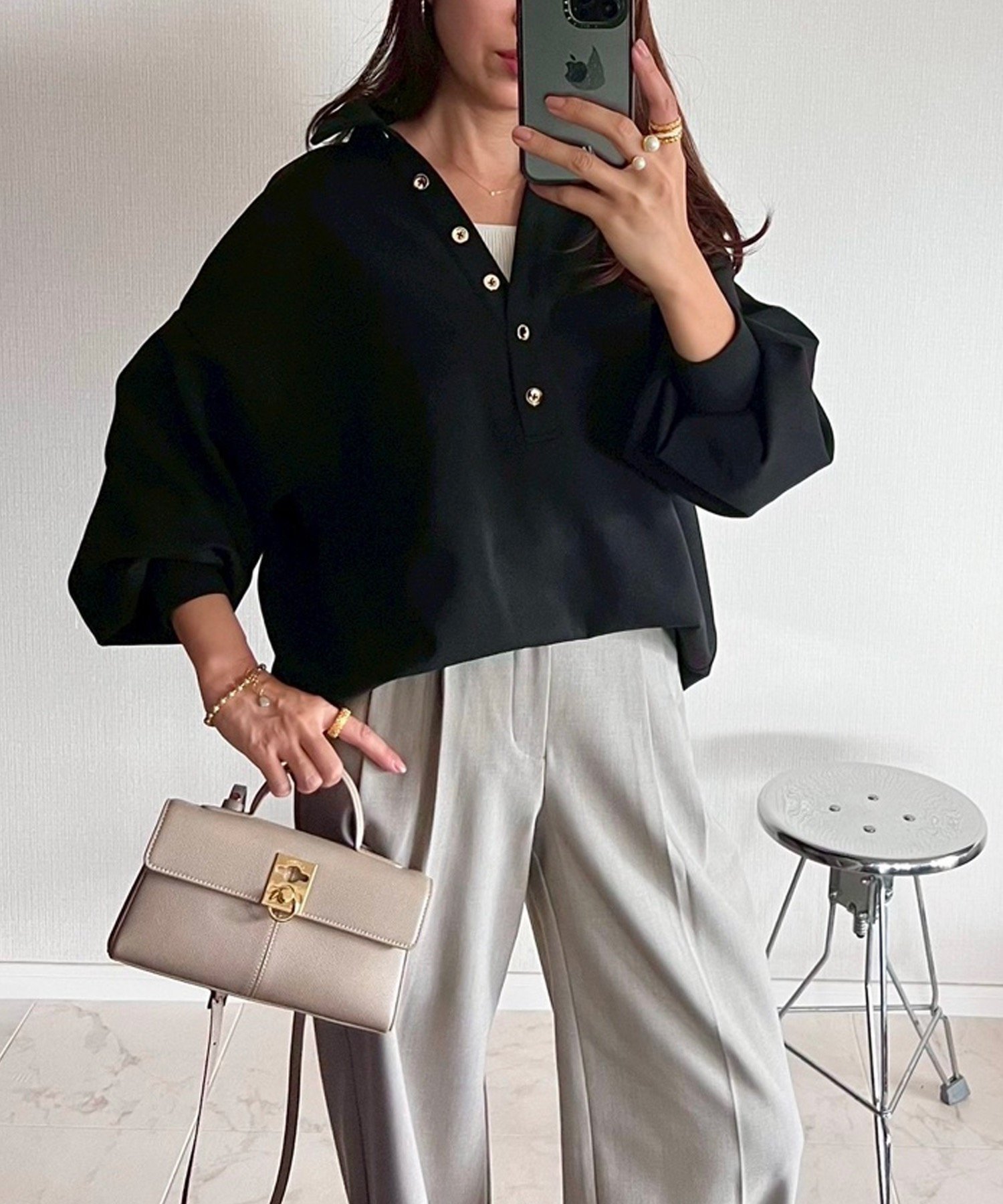 【スタイルドア/STYLEDOOR】のライトダンボールスキッパーコクーンフォルムプルオーバー 人気、トレンドファッション・服の通販 founy(ファニー) 　ファッション　Fashion　レディースファッション　Fashion for Women　トップス・カットソー　Cut & Sew Tops　カジュアルプルオーバー・ニットトップス　Pullovers & Knit Tops / Casual Pullovers　洗える　Machine Washable　カットソー　Cut and Sewn Top　シンプル　Simple, Minimal　スキッパー　Skipper, Open Collar　スタイリッシュ　Stylish, Fashionable　デニム　Denim, Jeans Material　フレア　Flare, Flared　フロント　Front, Front Design　ボトム　Bottoms, Lower Wear　ワイド　Wide, Wide Fit　エレガント 上品　Elegant　 other-1|ID: prp329100004721867 ipo3291000000034271560
