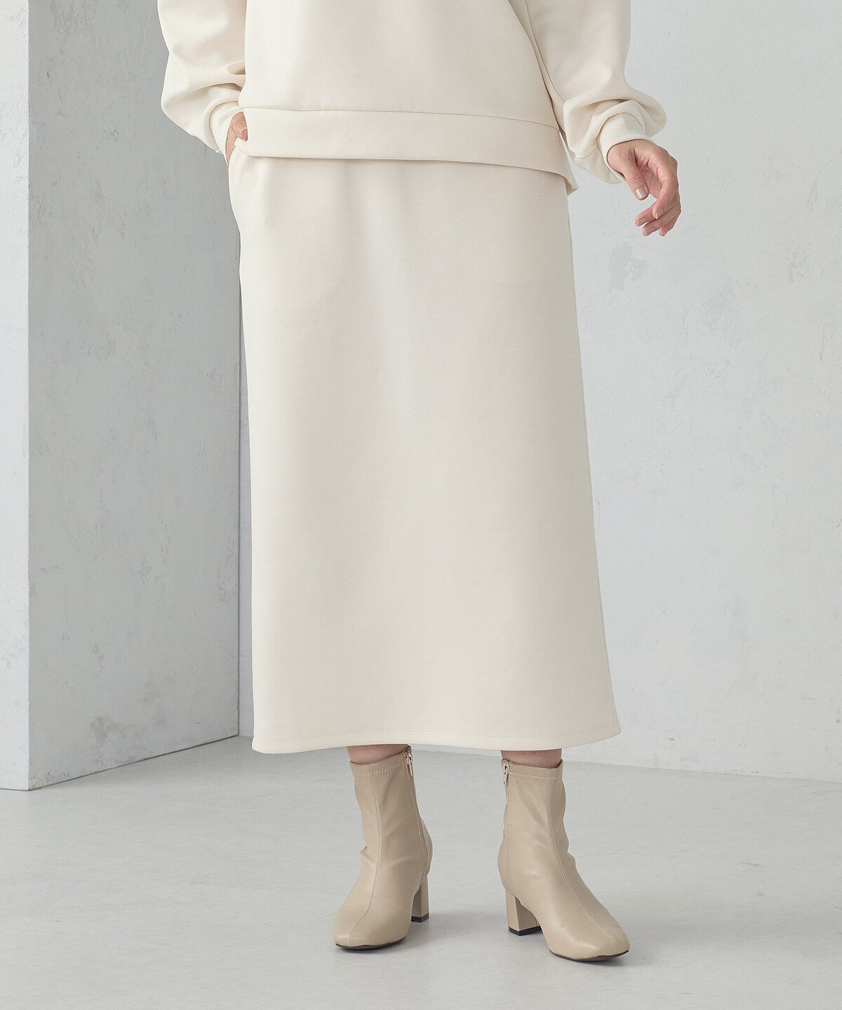 【コムサイズム/COMME CA ISM】のダンボールニット ナロースカート / セットアップ対応 インテリア・キッズ・メンズ・レディースファッション・服の通販 founy(ファニー) 　ファッション　Fashion　レディースファッション　Fashion for Women　セットアップ　Matching Sets　スカート・ミニ/ミディ/マキシ　Skirts / Mini, Midi & Maxi Skirts　おすすめ　Recommended / Our Picks　カーディガン　Cardigan, Knitwear　シンプル　Simple, Minimal　スリット　Slit, Slit Detail　セットアップ　Set-Up, Coordinated Outfit　パーカー　Hoodie, Parka　アイボリー|ID: prp329100004721984 ipo3291000000034127832