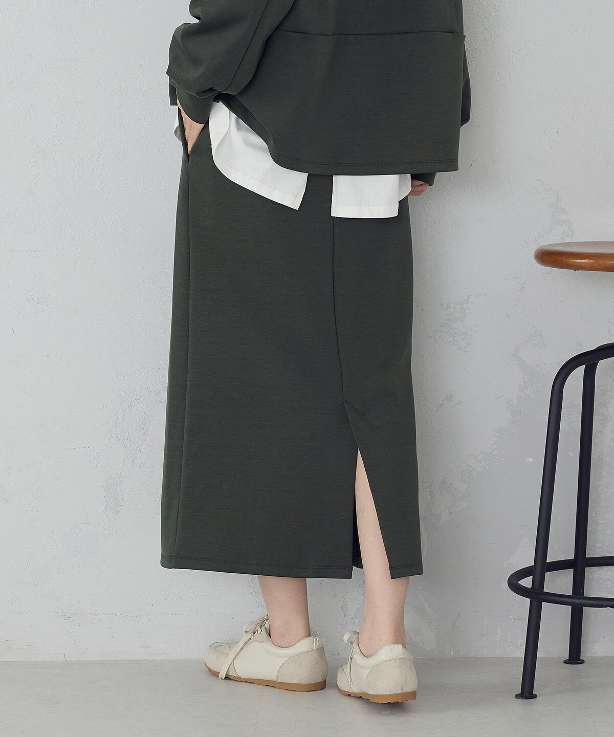 【コムサイズム/COMME CA ISM】のダンボールニット ナロースカート / セットアップ対応 インテリア・キッズ・メンズ・レディースファッション・服の通販 founy(ファニー) 　ファッション　Fashion　レディースファッション　Fashion for Women　セットアップ　Matching Sets　スカート・ミニ/ミディ/マキシ　Skirts / Mini, Midi & Maxi Skirts　おすすめ　Recommended / Our Picks　カーディガン　Cardigan, Knitwear　シンプル　Simple, Minimal　スリット　Slit, Slit Detail　セットアップ　Set-Up, Coordinated Outfit　パーカー　Hoodie, Parka　ダークグリーン|ID: prp329100004721984 ipo3291000000034127836