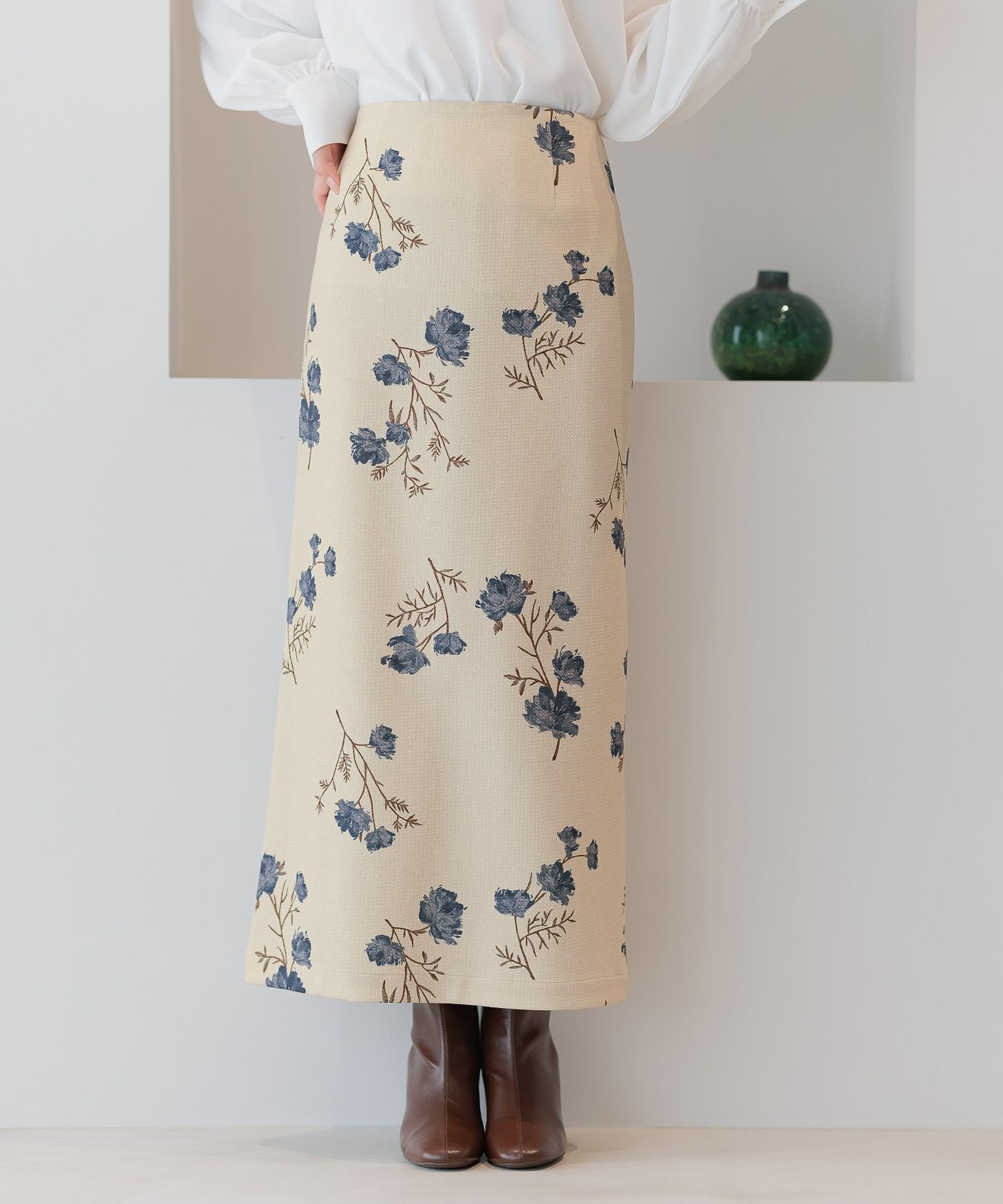 【アンデミュウ/Andemiu】のゴブランIラインスカート インテリア・キッズ・メンズ・レディースファッション・服の通販 founy(ファニー) 　ファッション　Fashion　レディースファッション　Fashion for Women　スカート　Skirts　おすすめ　Recommended / Our Picks　カットソー　Cut and Sewn Top　ジャカード／ジャガード　Jacquard, Woven Pattern　ストレッチ　Stretch, Stretchy Fabric　フラワー　Flower, Floral　ポケット　Pocket, Pocket Detail　定番　Standard, Basic Item　旅行　Travel　A/W・秋冬　Autumn/Winter　アイボリー|ID: prp329100004722006 ipo3291000000034651943