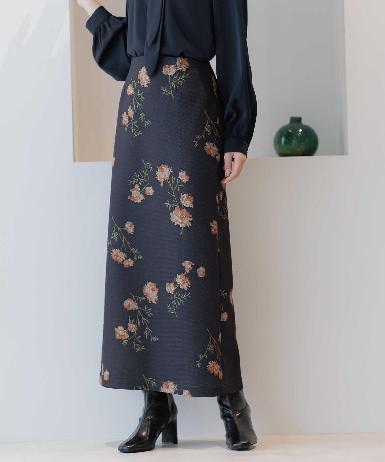 【アンデミュウ/Andemiu】のゴブランIラインスカート インテリア・キッズ・メンズ・レディースファッション・服の通販 founy(ファニー) 　ファッション　Fashion　レディースファッション　Fashion for Women　スカート　Skirts　おすすめ　Recommended / Our Picks　カットソー　Cut and Sewn Top　ジャカード／ジャガード　Jacquard, Woven Pattern　ストレッチ　Stretch, Stretchy Fabric　フラワー　Flower, Floral　ポケット　Pocket, Pocket Detail　定番　Standard, Basic Item　旅行　Travel　A/W・秋冬　Autumn/Winter　ネイビー|ID: prp329100004722006 ipo3291000000034651944