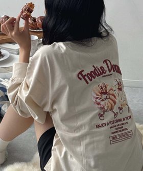 【アズノウアズ プラス/AS KNOW AS plus】のワンポイントロゴ刺繍 おやつフォトロンT 人気、トレンドファッション・服の通販 founy(ファニー) ファッション Fashion レディースファッション Fashion for Women トップス・カットソー Cut & Sew Tops ロングTシャツ・Tシャツ Longline T-Shirts & Tees ガーリー Girly, Feminine Style デニム Denim, Jeans Material 人気 Popular, Best Seller ビッグ Big, Oversized プリント Print, Printed Pattern ボトム Bottoms, Lower Wear リアル Real, Realistic ワイド Wide, Wide Fit ワンポイント One Point, Statement Accent 再入荷 Restock / Back in Stock おすすめ Recommended / Our Picks |ID:prp329100004722022