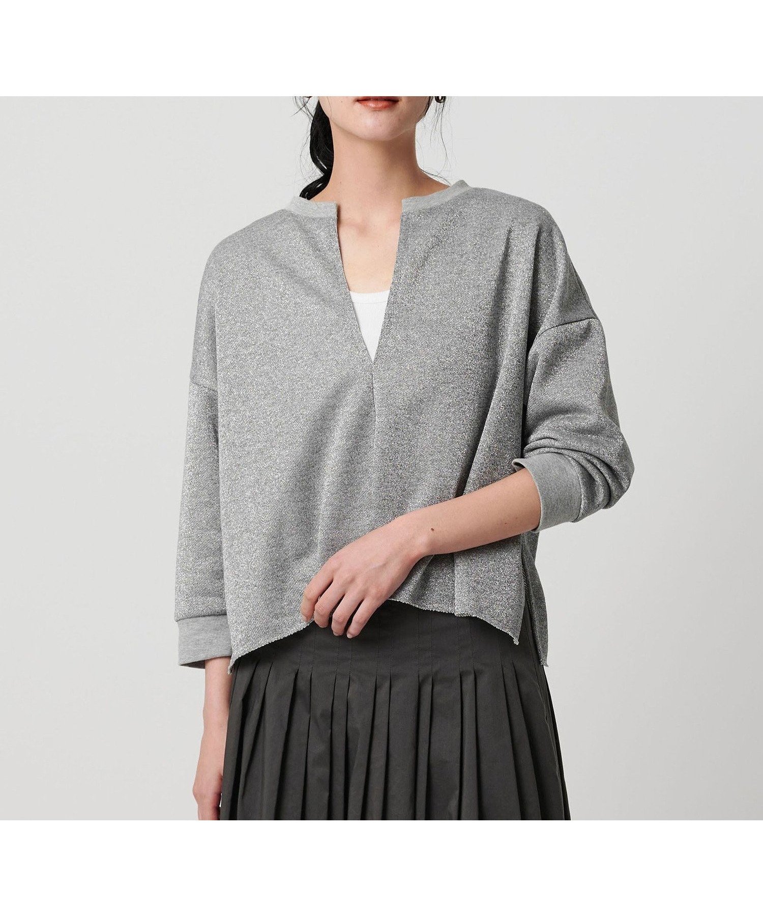 【ビューティ&ユース ユナイテッドアローズ/BEAUTY&YOUTH / UNITED ARROWS】の【WEB限定】ラメ裏毛 キーネック 8分袖プルオーバー インテリア・キッズ・メンズ・レディースファッション・服の通販 founy(ファニー) 　ファッション　Fashion　レディースファッション　Fashion for Women　トップス・カットソー　Cut & Sew Tops　カジュアルプルオーバー・ニットトップス　Pullovers & Knit Tops / Casual Pullovers　インナー　Innerwear　カットソー　Cut and Sewn Top　キャミソール　Camisole, Spaghetti Strap Top　スラックス　Slacks, Dress Pants　スリット　Slit, Slit Detail　タンク　Tank Top, Sleeveless Top　フェミニン　Feminine, Girly　ベーシック　Basic, Essential　マキシ　Maxi, Full Length　マニッシュ　Mannish, Boyish　MD.GRAY|ID: prp329100004722087 ipo3291000000034512485