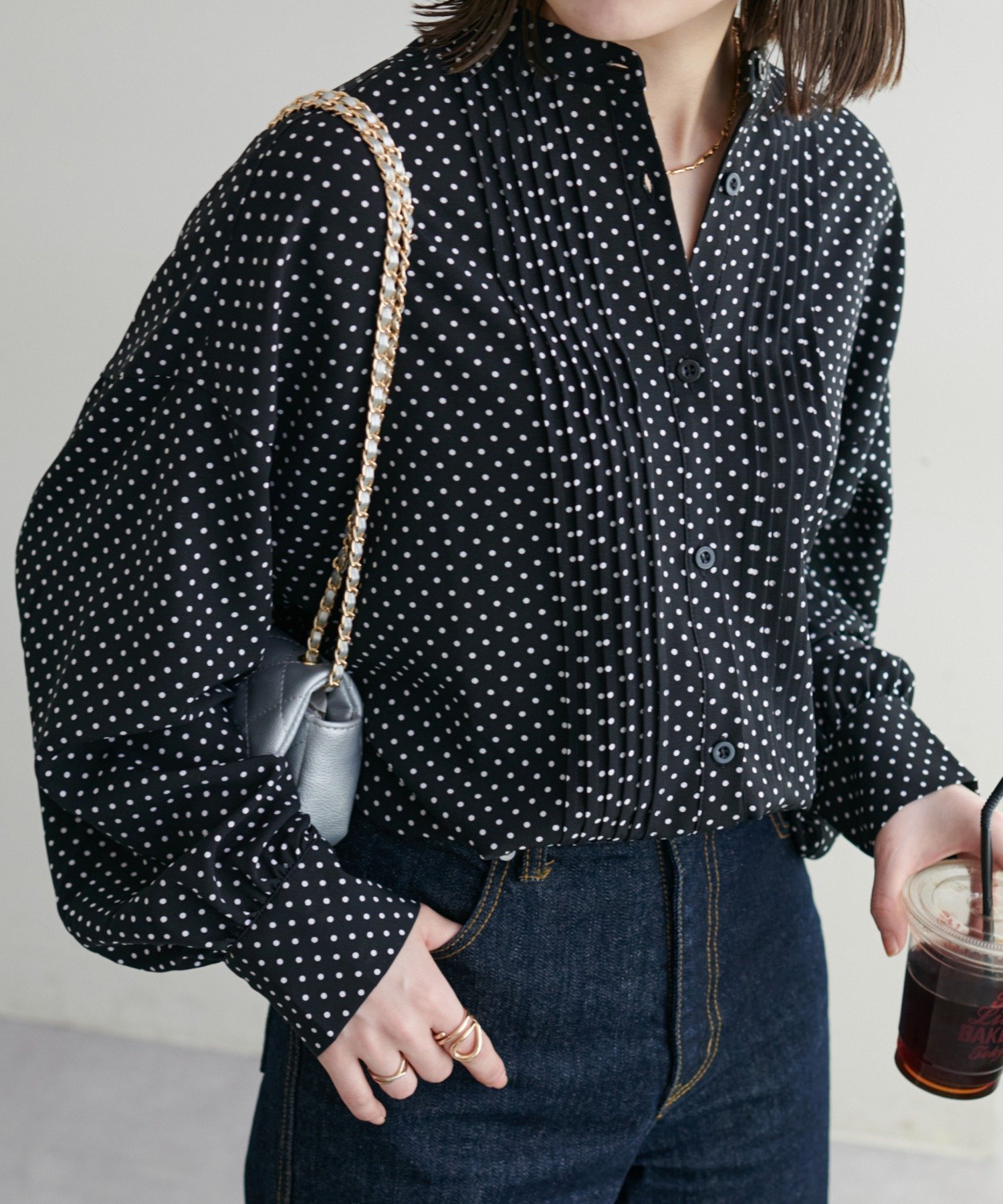 【ディスコート/Discoat】の【WEB限定】ドットピンタックブラウス インテリア・キッズ・メンズ・レディースファッション・服の通販 founy(ファニー) 　ファッション　Fashion　レディースファッション　Fashion for Women　トップス・カットソー　Cut & Sew Tops　シャツ・ブラウス・オフィスカジュアル　Elegant Blouses & Button-Ups　スタンド　Stand Collar, Upright Stand　ドット　Polka Dot, Dot Pattern　エレガント 上品　Elegant　ブラック|ID: prp329100004722242 ipo3291000000034223128