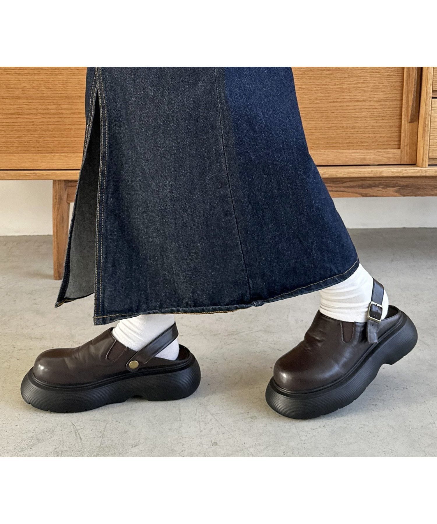 【ディスコート/Discoat】の【S~XLサイズ】クロッグサボシューズ インテリア・キッズ・メンズ・レディースファッション・服の通販 founy(ファニー) 　ファッション　Fashion　レディースファッション　Fashion for Women　春　Spring　秋　Autumn　クッション　Cushion, Throw Pillow　シューズ　Shoes, Footwear　ソックス　Socks, Hosiery　トレンド　Trend, Trending Now　定番　Standard, Basic Item　ロング　Long, Long-Length　おすすめ　Recommended / Our Picks　ダークブラウン|ID: prp329100004722335 ipo3291000000034132021