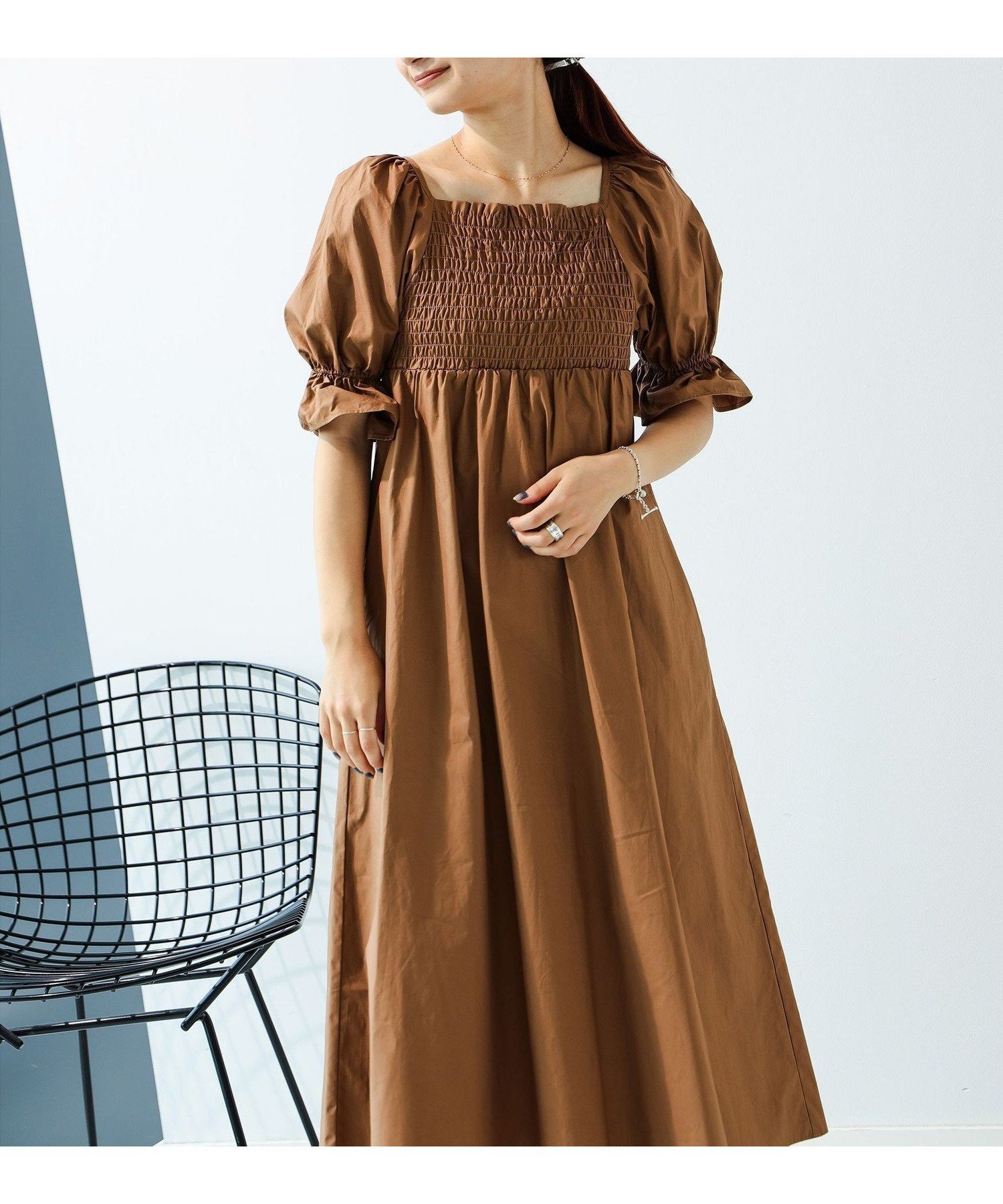【ビームス ウイメン/BEAMS】のシャーリング ワンピース インテリア・キッズ・メンズ・レディースファッション・服の通販 founy(ファニー) 　ファッション　Fashion　レディースファッション　Fashion for Women　ワンピース　Dresses　ギャザー　Gathered, Ruffled　シャーリング　Shirring, Ruched　スリーブ　Sleeve, Long Sleeve / Short Sleeve　タイプライター　Typewriter Fabric, Crisp Cotton　デニム　Denim, Jeans Material　フィット　Fit, Slim Fit　再入荷　Restock / Back in Stock　おすすめ　Recommended / Our Picks　夏　Summer　BEIGE|ID: prp329100004722592 ipo3291000000034133135