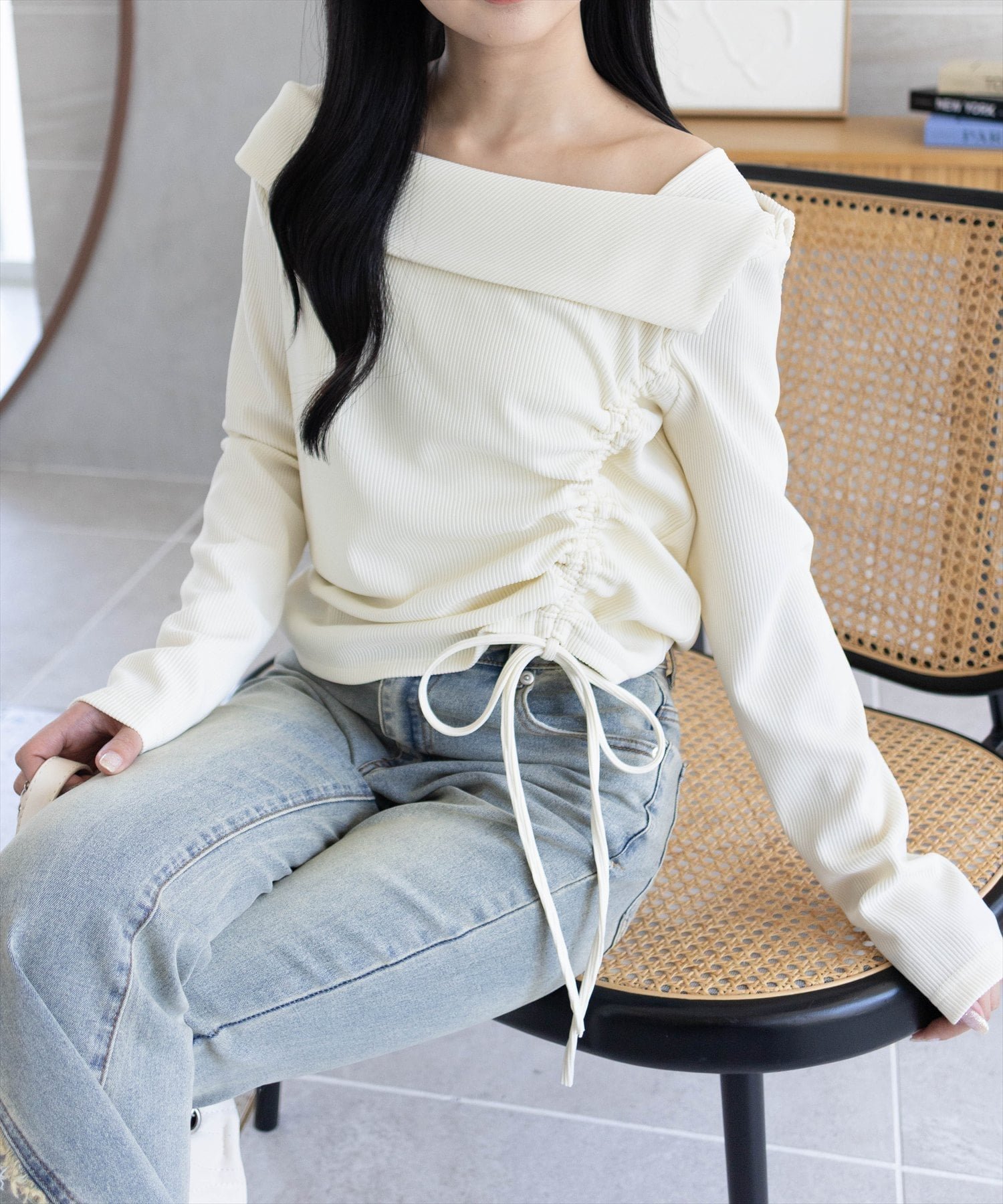 【クリア/clear】のサイドドロスト長袖リブカットソー インテリア・キッズ・メンズ・レディースファッション・服の通販 founy(ファニー) 　ファッション　Fashion　レディースファッション　Fashion for Women　トップス・カットソー　Cut & Sew Tops　カットソー・ベーシックTシャツ　Cut-and-Sewn Tops / Stretch Tees & Basics　ギャザー　Gathered, Ruffled　シャーリング　Shirring, Ruched　シンプル　Simple, Minimal　スラックス　Slacks, Dress Pants　タイトスカート　Pencil Skirt, Tight Skirt　デコルテ　Décolleté, Neckline　デニム　Denim, Jeans Material　長袖　Long Sleeve, Full Sleeve　フィット　Fit, Slim Fit　ボトム　Bottoms, Lower Wear　IV|ID: prp329100004723147 ipo3291000000034621975