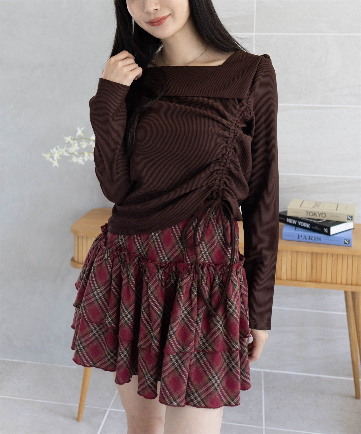 【クリア/clear】のサイドドロスト長袖リブカットソー インテリア・キッズ・メンズ・レディースファッション・服の通販 founy(ファニー) 　ファッション　Fashion　レディースファッション　Fashion for Women　トップス・カットソー　Cut & Sew Tops　カットソー・ベーシックTシャツ　Cut-and-Sewn Tops / Stretch Tees & Basics　ギャザー　Gathered, Ruffled　シャーリング　Shirring, Ruched　シンプル　Simple, Minimal　スラックス　Slacks, Dress Pants　タイトスカート　Pencil Skirt, Tight Skirt　デコルテ　Décolleté, Neckline　デニム　Denim, Jeans Material　長袖　Long Sleeve, Full Sleeve　フィット　Fit, Slim Fit　ボトム　Bottoms, Lower Wear　BR|ID: prp329100004723147 ipo3291000000034621979