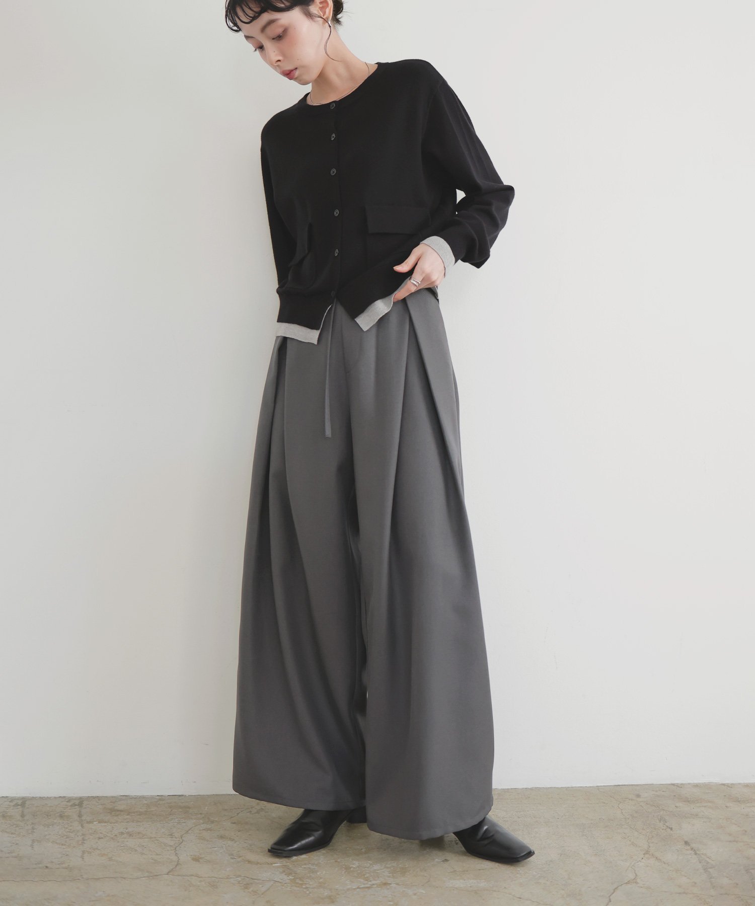 【リアン/Lian】のベルトデザインラップタックパンツ インテリア・キッズ・メンズ・レディースファッション・服の通販 founy(ファニー) 　ファッション　Fashion　レディースファッション　Fashion for Women　パンツ　Pants & Trousers　ベルト&ウエストマーク　Belts & Waist Accessories　フロント　Front, Front Design　ラップ　Wrap, Wrap Design　チャコールグレー|ID: prp329100004723148 ipo3291000000034223644