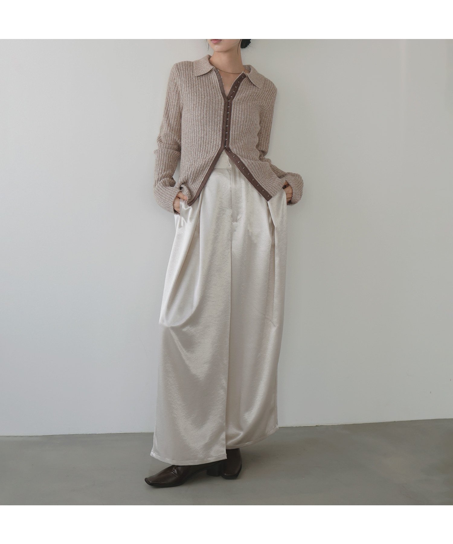 【リアン/Lian】のサテンタックワイドパンツ インテリア・キッズ・メンズ・レディースファッション・服の通販 founy(ファニー) 　ファッション　Fashion　レディースファッション　Fashion for Women　パンツ　Pants & Trousers　サテン　Satin, Glossy Fabric　アイボリー|ID: prp329100004723175 ipo3291000000034518107