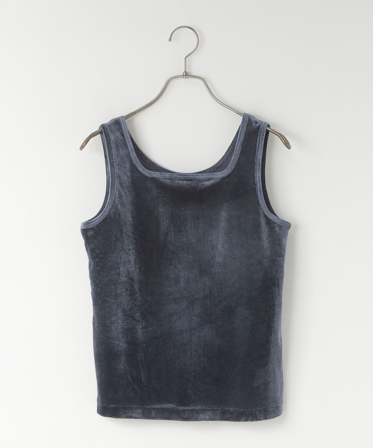 【ローリーズファーム/LOWRYS FARM】のベロアタンク インテリア・キッズ・メンズ・レディースファッション・服の通販 founy(ファニー)  ファッション Fashion レディースファッション Fashion for Women トップス・カットソー Cut & Sew Tops ベロアトップス Velour Tops / Velvet-Look Items おすすめ Recommended / Our Picks インナー Innerwear キャミワンピース Cami Dress, Slip Dress サロペット Overalls, Salopette タンク Tank Top, Sleeveless Top ベロア Velour, Soft Velvet ネイビー88|ID: prp329100004723214 ipo3291000000034349890
