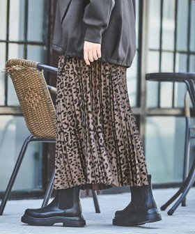 【ニコアンド/niko and】のスウェードプリーツスカート 人気、トレンドファッション・服の通販 founy(ファニー) ファッション Fashion レディースファッション Fashion for Women スカート Skirts プリーツスカート / 上品フェミニンスタイル Pleated Skirts おすすめ Recommended / Our Picks トレンド Trend, Trending Now ドレープ Drape, Draping Fabric プリーツ Pleats, Pleated ミックス Mix, Mixed Style レオパード Leopard, Animal Print ロング Long, Long-Length 人気 Popular, Best Seller 楽ちん Easy Fit, Comfortable A/W・秋冬 Autumn/Winter |ID:prp329100004723236