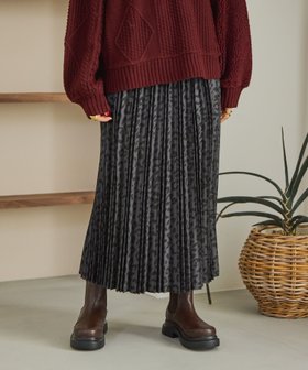 【ニコアンド/niko and】のスウェードプリーツスカート 人気、トレンドファッション・服の通販 founy(ファニー) ファッション Fashion レディースファッション Fashion for Women スカート Skirts プリーツスカート / 上品フェミニンスタイル Pleated Skirts おすすめ Recommended / Our Picks ドレープ Drape, Draping Fabric プリーツ Pleats, Pleated ミックス Mix, Mixed Style レオパード Leopard, Animal Print ロング Long, Long-Length 人気 Popular, Best Seller 楽ちん Easy Fit, Comfortable 無地 Plain, Solid Color A/W・秋冬 Autumn/Winter |ID:prp329100004723236