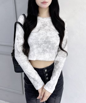 【イング/INGNI】のムラ染めメタルロゴロンT 人気、トレンドファッション・服の通販 founy(ファニー) ファッション Fashion レディースファッション Fashion for Women トップス・カットソー Cut & Sew Tops ロングTシャツ・Tシャツ Longline T-Shirts & Tees 秋 Autumn ショート Short, Short Length ジャケット Jacket, Outerwear スマホ Smartphone, Mobile Device デニム Denim, Jeans Material |ID:prp329100004723293