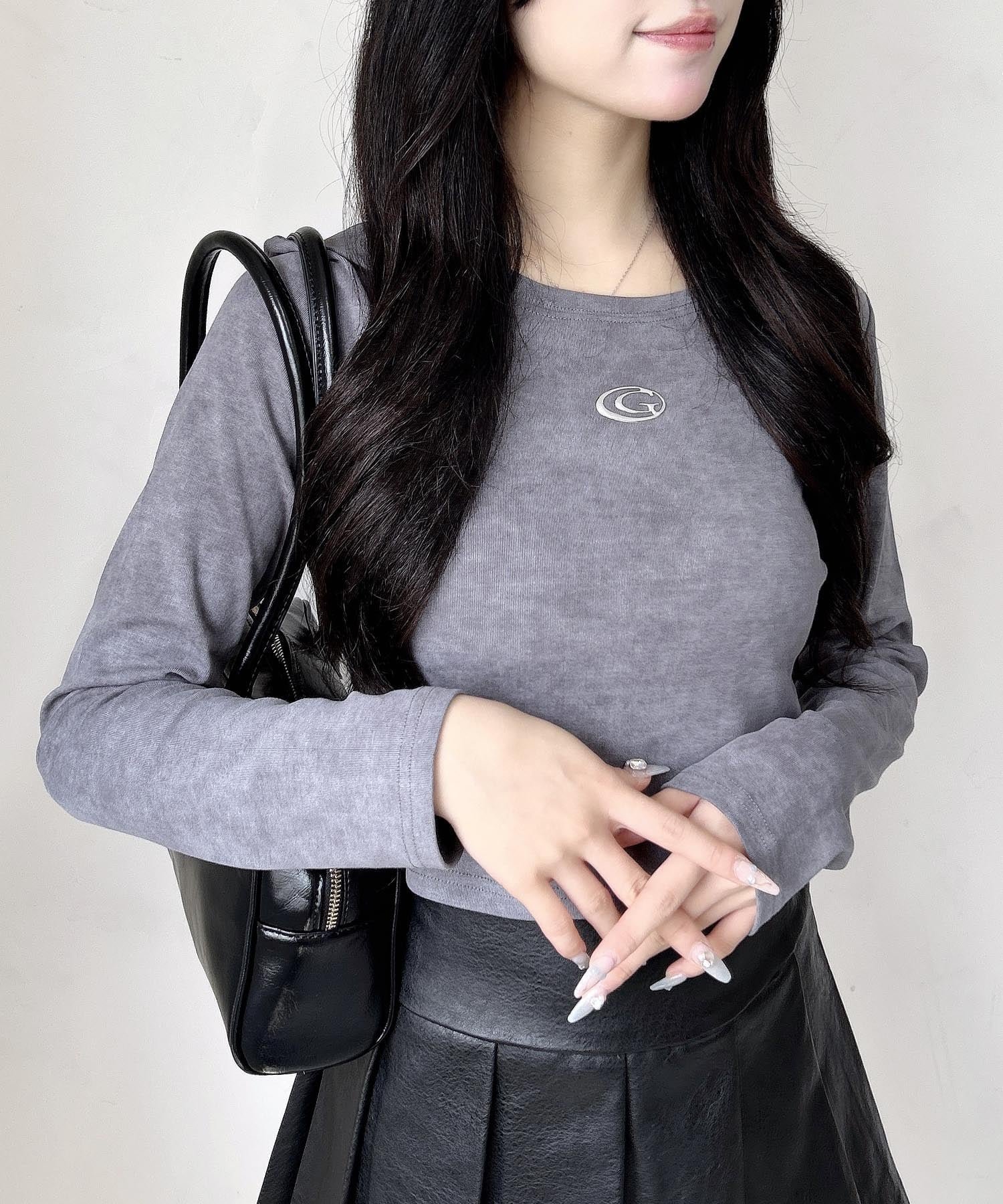 【イング/INGNI】のムラ染めメタルロゴロンT インテリア・キッズ・メンズ・レディースファッション・服の通販 founy(ファニー) 　ファッション　Fashion　レディースファッション　Fashion for Women　トップス・カットソー　Cut & Sew Tops　ロングTシャツ・Tシャツ　Longline T-Shirts & Tees　秋　Autumn　ショート　Short, Short Length　ジャケット　Jacket, Outerwear　スマホ　Smartphone, Mobile Device　デニム　Denim, Jeans Material　グレー|ID: prp329100004723293 ipo3291000000034287427