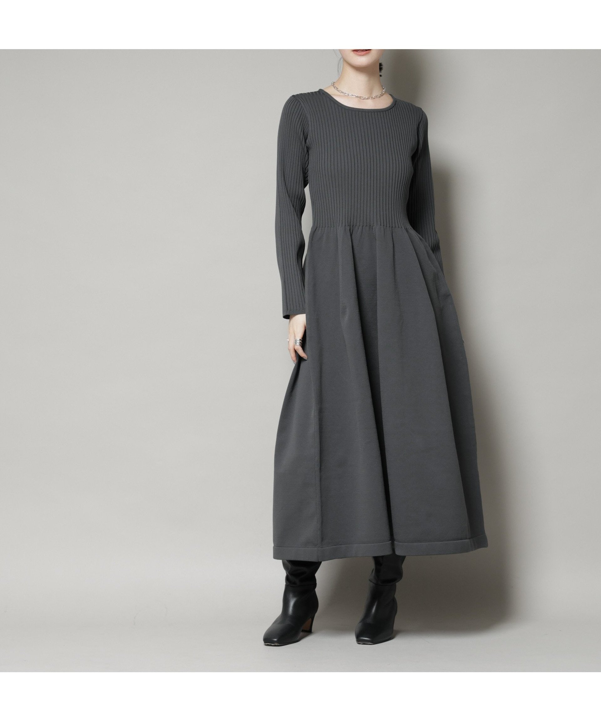 【ナノ ユニバース/nano universe】のフォルムスカートニットワンピース インテリア・キッズ・メンズ・レディースファッション・服の通販 founy(ファニー) ファッション Fashion レディースファッション Fashion for Women スカート Skirts アクセサリー Fashion Accessories ウォッシャブル Machine Washable カーディガン Cardigan, Knitwear ショート Short, Short Length ジャケット Jacket, Outerwear フィット Fit, Slim Fit フォルム Silhouette, Form フレア Flare, Flared A/W・秋冬 Autumn/Winter 冬 Winter / This Winter アウトレット Outlet / Clearance エレガント 上品 Elegant 2025年 2025 2025-2026秋冬・A/W Autumn/Winter 2025–26 AW25–26 チャコール3|ID: prp329100004723437 ipo3291000000035169540