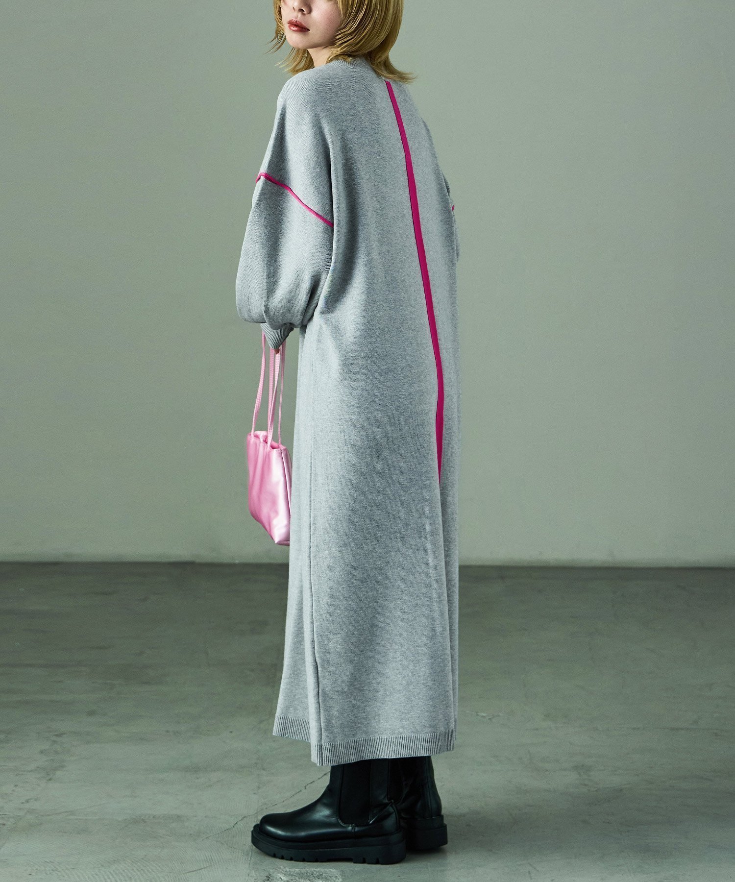 【ビーフラット/bflat】のオーバーサイズ ボリューム袖 配色ニットワンピース インテリア・キッズ・メンズ・レディースファッション・服の通販 founy(ファニー) ファッション Fashion レディースファッション Fashion for Women ワンピース Dresses ニットワンピース Knit Dresses シンプル Simple, Minimal ジャケット Jacket, Outerwear スニーカー Sneakers, Trainers ハーフ Half, Half-Length パイピング Piping, Trim Design ブルゾン Blouson, Bomber Jacket ポケット Pocket, Pocket Detail ロング Long, Long-Length ライトグレー|ID: prp329100004723441 ipo3291000000034918181