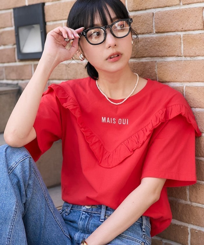 【フリークスストア/FREAK'S STORE】のVフリル ロゴTシャツ 24SS インテリア・キッズ・メンズ・レディースファッション・服の通販 founy(ファニー) 　ファッション　Fashion　レディースファッション　Fashion for Women　トップス・カットソー　Cut & Sew Tops　シャツ・ブラウス・オフィスカジュアル　Elegant Blouses & Button-Ups　ロングTシャツ・Tシャツ　Longline T-Shirts & Tees　2024年　2024　2024春夏・S/S　Spring/Summer 2024 SS24　ガーリー　Girly, Feminine Style　トレンド　Trend, Trending Now　フリル　Frill, Ruffle　夏　Summer　S/S・春夏　SS, Spring/Summer, Warm Season　レッド|ID: prp329100004723694 ipo3291000000034138305