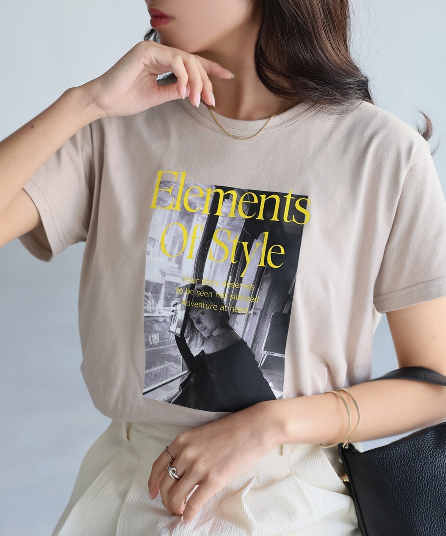 【リベリー/Riberry】のフォトプリントロゴTシャツ インテリア・キッズ・メンズ・レディースファッション・服の通販 founy(ファニー) 　ファッション　Fashion　レディースファッション　Fashion for Women　トップス・カットソー　Cut & Sew Tops　シャツ・ブラウス・オフィスカジュアル　Elegant Blouses & Button-Ups　ロングTシャツ・Tシャツ　Longline T-Shirts & Tees　インナー　Innerwear　春　Spring　秋　Autumn　シンプル　Simple, Minimal　スラックス　Slacks, Dress Pants　ティアードスカート　Tiered Skirt, Flounced Skirt　デニム　Denim, Jeans Material　トレンド　Trend, Trending Now　フロント　Front, Front Design　プリント　Print, Printed Pattern　ベーシック　Basic, Essential　ボトム　Bottoms, Lower Wear　半袖　Short Sleeve, Half Sleeve　レギュラー　Regular, Standard Fit　ロング　Long, Long-Length　楽ちん　Easy Fit, Comfortable　プチプライス・低価格　Affordable / Budget Price　おすすめ　Recommended / Our Picks　夏　Summer　ベージュ×イエロー|ID: prp329100004723697 ipo3291000000034512841