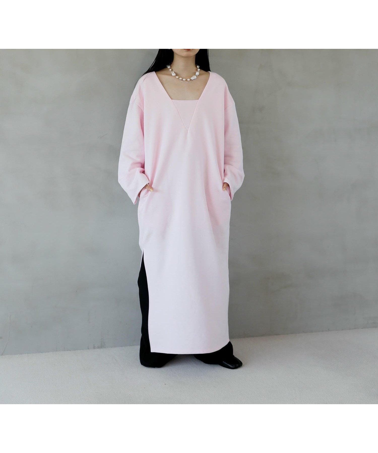 【カトリン トウキョウ/Katrin TOKYO】のbelt sweat onepiece インテリア・キッズ・メンズ・レディースファッション・服の通販 founy(ファニー) 　ファッション　Fashion　レディースファッション　Fashion for Women　トップス・カットソー　Cut & Sew Tops　レディースパーカー・カジュアルフーディー　Casual Hoodies & Sweatshirts　スウェット・クルーネックトップス　Sweatshirts & Crewnecks / Relaxed Fit Sweat Tops　シンプル　Simple, Minimal　スウェット / スエット　Sweatshirt, Sweatwear　スラックス　Slacks, Dress Pants　スリット　Slit, Slit Detail　デコルテ　Décolleté, Neckline　ベーシック　Basic, Essential　ロング　Long, Long-Length　冬　Winter / This Winter　おすすめ　Recommended / Our Picks　pink|ID: prp329100004723703 ipo3291000000034138341