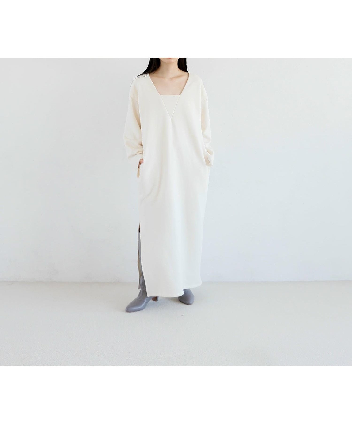 【カトリン トウキョウ/Katrin TOKYO】のbelt sweat onepiece インテリア・キッズ・メンズ・レディースファッション・服の通販 founy(ファニー) 　ファッション　Fashion　レディースファッション　Fashion for Women　トップス・カットソー　Cut & Sew Tops　レディースパーカー・カジュアルフーディー　Casual Hoodies & Sweatshirts　スウェット・クルーネックトップス　Sweatshirts & Crewnecks / Relaxed Fit Sweat Tops　シンプル　Simple, Minimal　スウェット / スエット　Sweatshirt, Sweatwear　スラックス　Slacks, Dress Pants　スリット　Slit, Slit Detail　デコルテ　Décolleté, Neckline　ベーシック　Basic, Essential　ロング　Long, Long-Length　冬　Winter / This Winter　おすすめ　Recommended / Our Picks　ivory|ID: prp329100004723703 ipo3291000000034138345