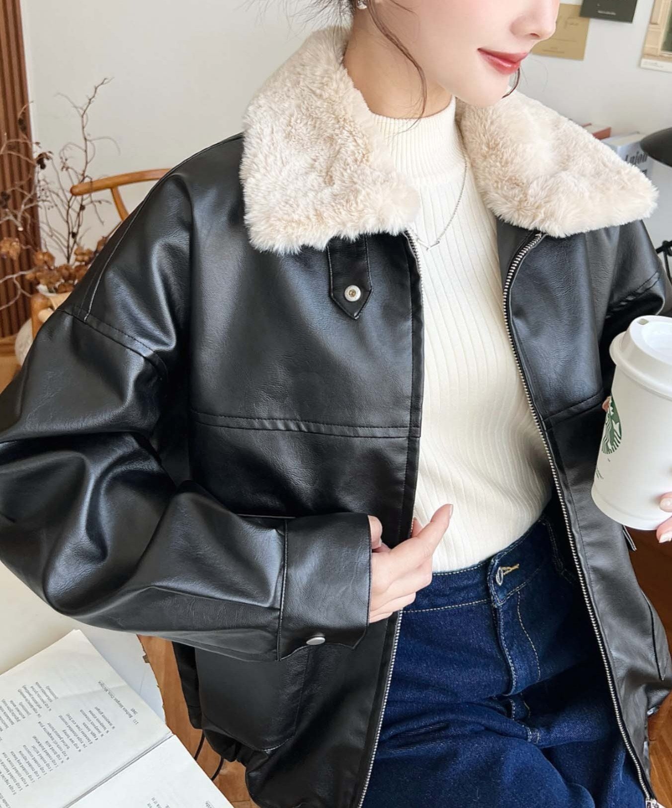 【モーメントプラス/moment+ / MEN】のファーティペット付きフェイクレザーブルゾン インテリア・キッズ・メンズ・レディースファッション・服の通販 founy(ファニー) 　ファッション　Fashion　メンズファッション　Fashion for Men　クール　Cool, Chic　ショート　Short, Short Length　スタイリッシュ　Stylish, Fashionable　スタンド　Stand Collar, Upright Stand　デニム　Denim, Jeans Material　トレンド　Trend, Trending Now　定番　Standard, Basic Item　フェイクレザー　Faux Leather, PU Leather　ブルゾン　Blouson, Bomber Jacket　ベーシック　Basic, Essential　ポケット　Pocket, Pocket Detail　ミドル　Middle Length, Mid Height　ミニスカート　Mini Skirt, Short Skirt　ワイド　Wide, Wide Fit　冬　Winter / This Winter　A/W・秋冬　Autumn/Winter　再入荷　Restock / Back in Stock　プチプライス・低価格　Affordable / Budget Price　2025年　2025　2025-2026秋冬・A/W　Autumn/Winter 2025–26 AW25–26　ブラック|ID: prp329100004723767 ipo3291000000034598885