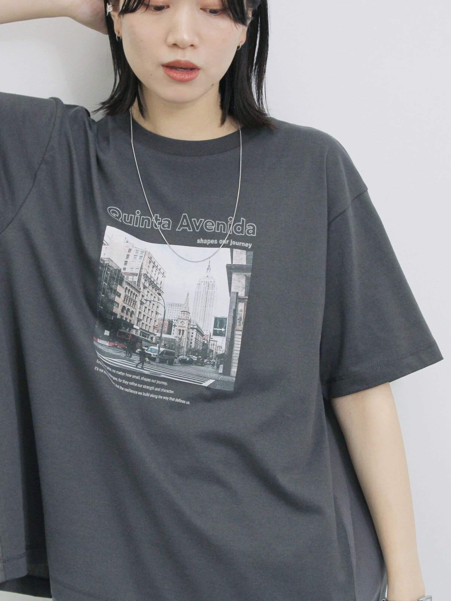 【サマンサモスモス/Samansa Mos2】の布帛切替ドルマンTシャツ インテリア・キッズ・メンズ・レディースファッション・服の通販 founy(ファニー) 　ファッション　Fashion　レディースファッション　Fashion for Women　トップス・カットソー　Cut & Sew Tops　シャツ・ブラウス・オフィスカジュアル　Elegant Blouses & Button-Ups　ロングTシャツ・Tシャツ　Longline T-Shirts & Tees　おすすめ　Recommended / Our Picks　フロント　Front, Front Design　プリント　Print, Printed Pattern　ベーシック　Basic, Essential　切替　Switching, Contrast Panel　チャコールグレー|ID: prp329100004723808 ipo3291000000034249300