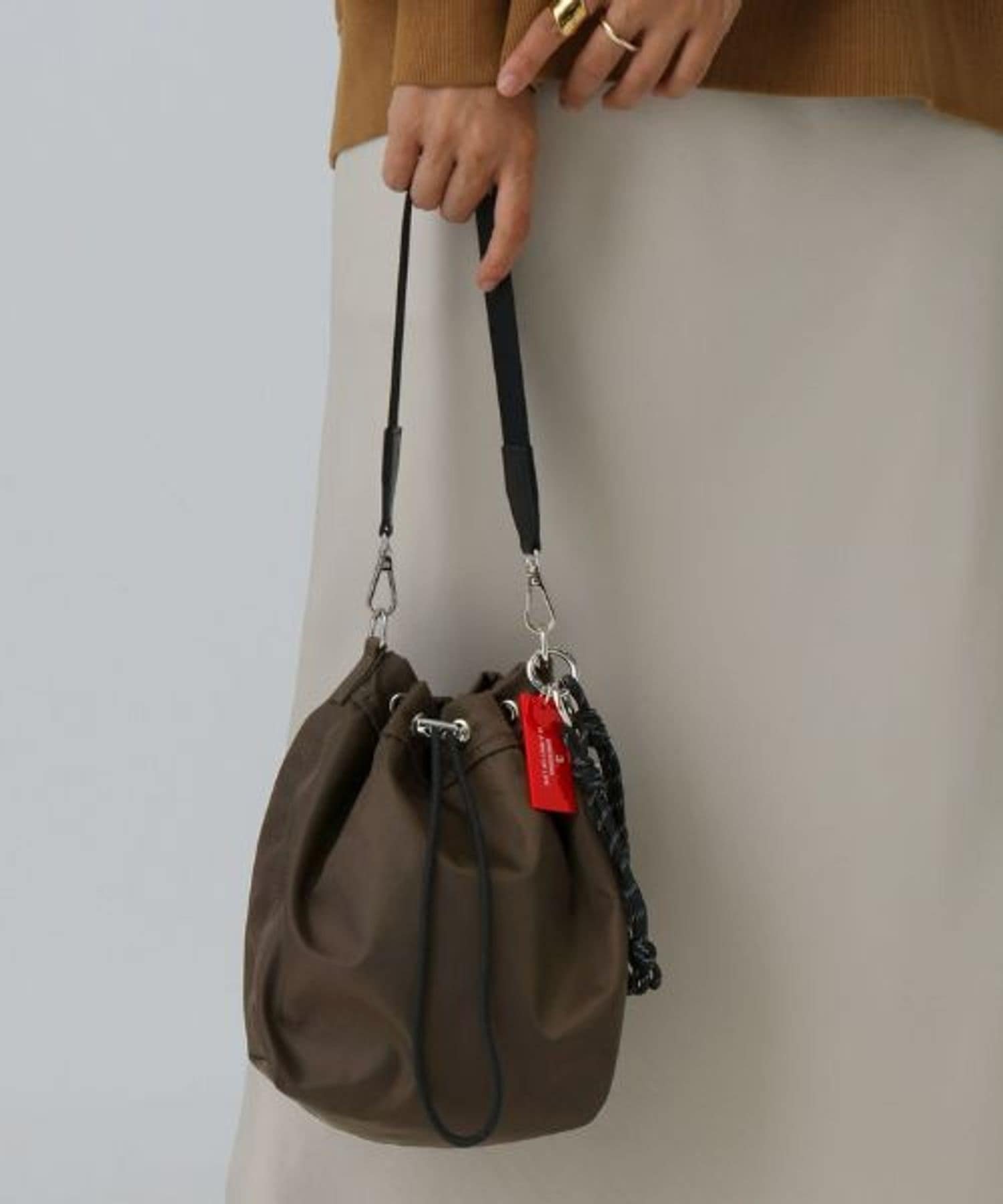 【レプシィム ローリーズファーム/LEPSIM LOWRYS FARM】のマルチWAYチャーム付きバッグ インテリア・キッズ・メンズ・レディースファッション・服の通販 founy(ファニー) ファッション Fashion レディースファッション Fashion for Women バッグ Bags インナー Innerwear コンパクト Compact, Small Size ショート Short, Short Length シンプル Simple, Minimal チャーム Charm, Pendant プレート Plate, Dish ポケット Pocket, Pocket Detail ロング Long, Long-Length 巾着 Drawstring Bag, Kinchaku 軽量 Lightweight, Ultra Light ダークブラウン59|ID: prp329100004723828 ipo3291000000034821394