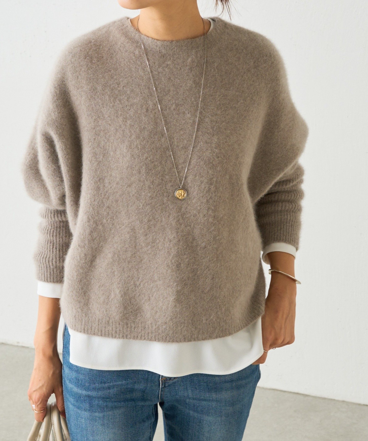 【ビアズリー/BEARDSLEY】のFOXウール後ろボタンニット 人気、トレンドファッション・服の通販 founy(ファニー) 　ファッション　Fashion　レディースファッション　Fashion for Women　トップス・カットソー　Cut & Sew Tops　ニット　Knit Tops & Sweaters　インナー　Innerwear　カーディガン　Cardigan, Knitwear　人気　Popular, Best Seller　冬　Winter / This Winter　再入荷　Restock / Back in Stock　おすすめ　Recommended / Our Picks　エレガント 上品　Elegant　 other-1|ID: prp329100004723939 ipo3291000000034732912