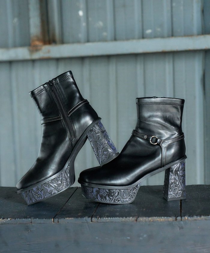 【ハレ/HARE】のガラソールチャンキーブーツ インテリア・キッズ・メンズ・レディースファッション・服の通販 founy(ファニー) https://founy.com/ ファッション Fashion レディースファッション Fashion for Women おすすめ Recommended / Our Picks クール Cool, Chic ショート Short, Short Length チュール Tulip, Tulip Motif トレンド Trend, Trending Now フレア Flare, Flared ワイド Wide, Wide Fit エレガント 上品 Elegant 人気 Popular, Best Seller 定番 Standard, Basic Item A/W・秋冬 Autumn/Winter |ID: prp329100004723942 ipo3291000000034139333