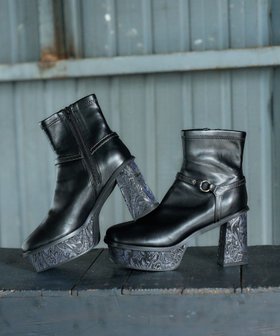 【ハレ/HARE】のガラソールチャンキーブーツ 人気、トレンドファッション・服の通販 founy(ファニー) ファッション Fashion レディースファッション Fashion for Women おすすめ Recommended / Our Picks クール Cool, Chic ショート Short, Short Length チュール Tulip, Tulip Motif トレンド Trend, Trending Now フレア Flare, Flared ワイド Wide, Wide Fit エレガント 上品 Elegant 人気 Popular, Best Seller 定番 Standard, Basic Item A/W・秋冬 Autumn/Winter |ID:prp329100004723942