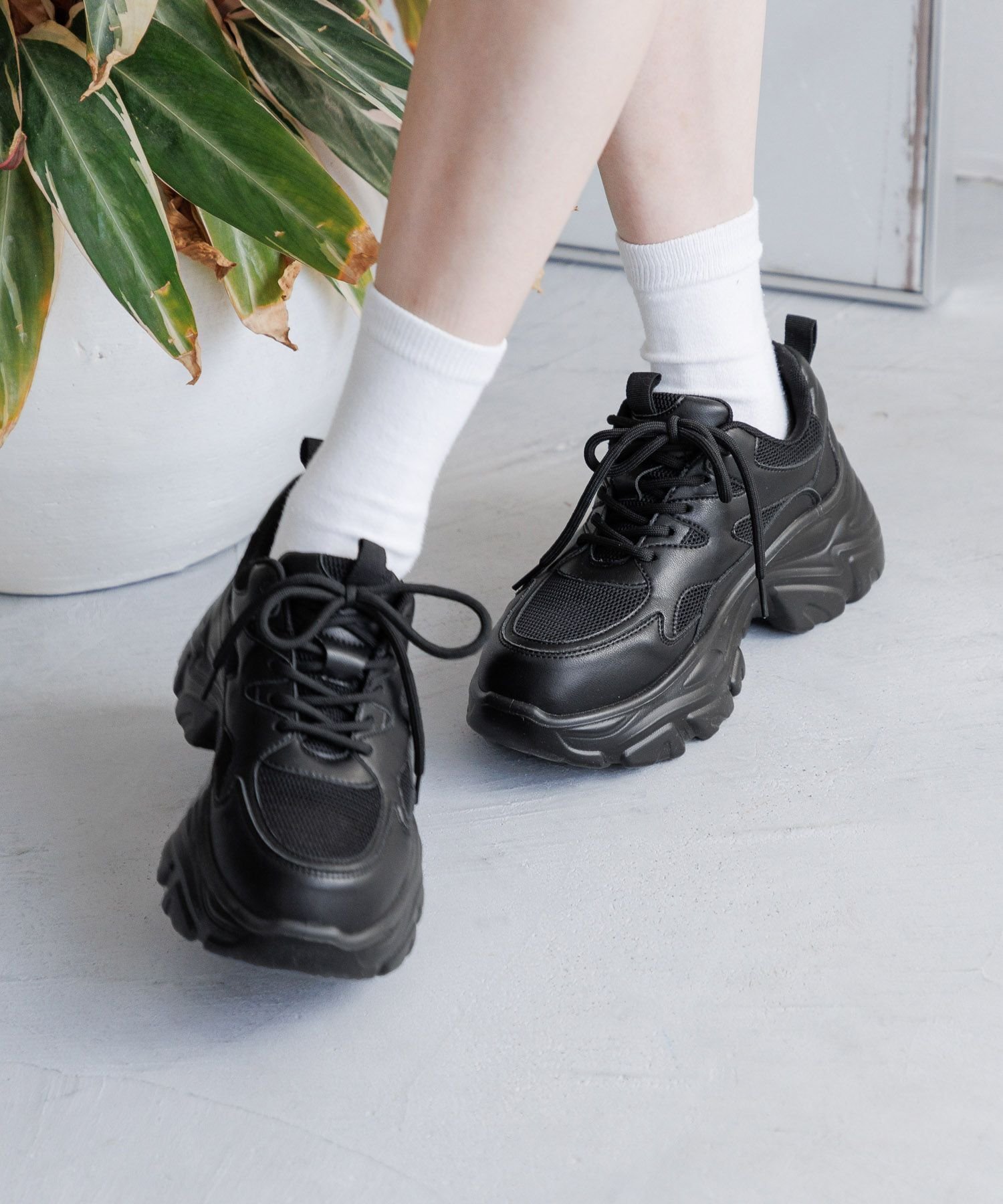 【ローリーズファーム/LOWRYS FARM】のボリュームスニーカー 人気、トレンドファッション・服の通販 founy(ファニー) 　ファッション　Fashion　レディースファッション　Fashion for Women　おすすめ　Recommended / Our Picks　クッション　Cushion, Throw Pillow　シンプル　Simple, Minimal　スニーカー　Sneakers, Trainers　デニム　Denim, Jeans Material　トレンド　Trend, Trending Now　ワイド　Wide, Wide Fit　厚底　Platform Shoes　抗菌　Antibacterial, Bacteria-Resistant　軽量　Lightweight, Ultra Light　 other-1|ID: prp329100004723963 ipo3291000000034139403