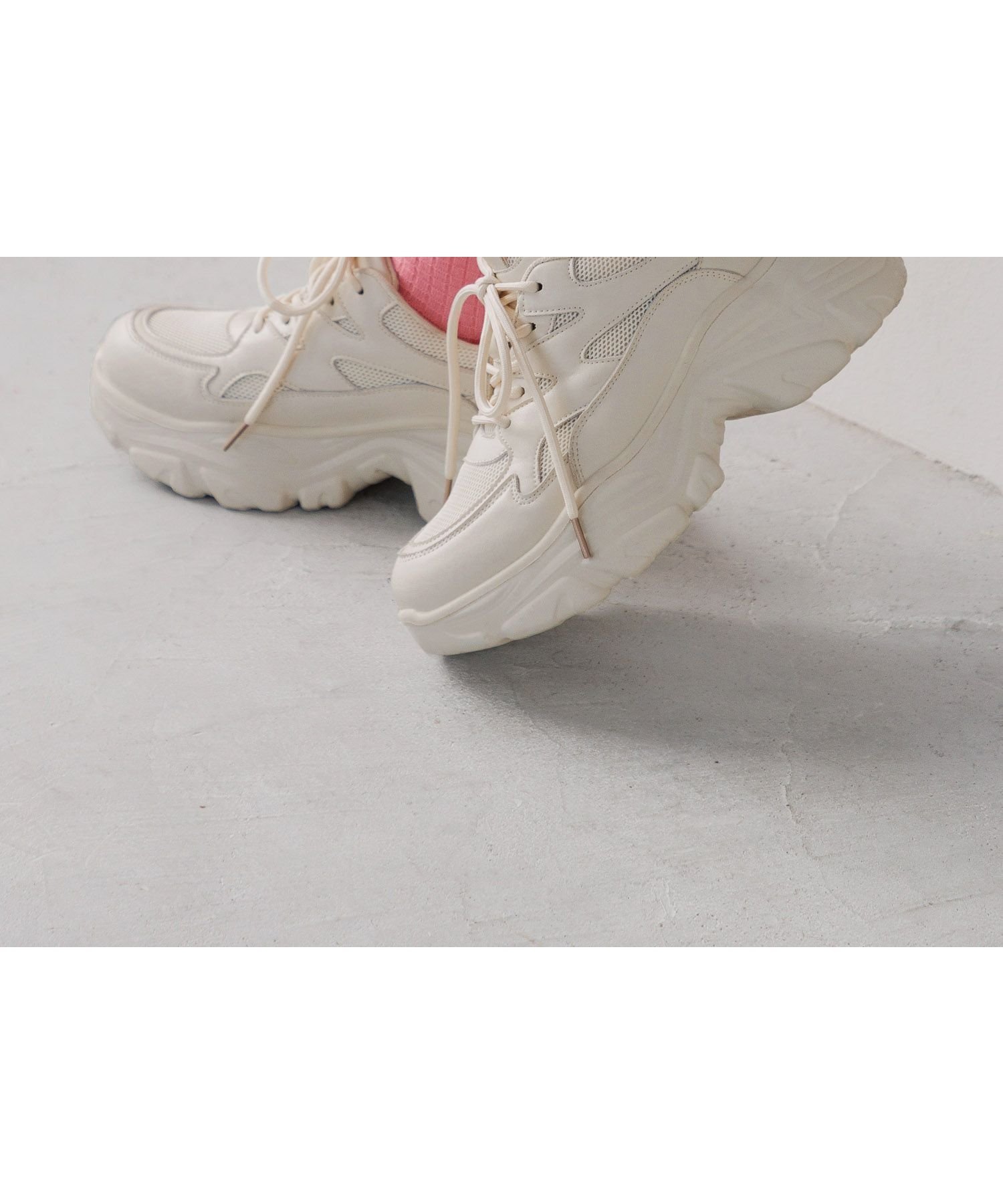 【ローリーズファーム/LOWRYS FARM】のボリュームスニーカー インテリア・キッズ・メンズ・レディースファッション・服の通販 founy(ファニー) 　ファッション　Fashion　レディースファッション　Fashion for Women　おすすめ　Recommended / Our Picks　クッション　Cushion, Throw Pillow　シンプル　Simple, Minimal　スニーカー　Sneakers, Trainers　デニム　Denim, Jeans Material　トレンド　Trend, Trending Now　ワイド　Wide, Wide Fit　厚底　Platform Shoes　抗菌　Antibacterial, Bacteria-Resistant　軽量　Lightweight, Ultra Light　アイボリー08|ID: prp329100004723963 ipo3291000000034653917