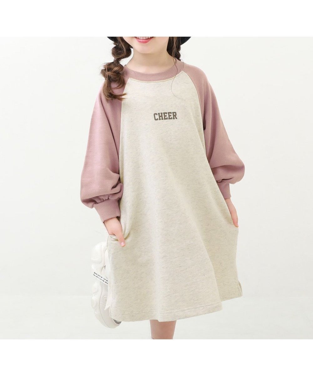 【デビロック/devirock / KIDS】の綿100% マルチプリント ラグラン スウェットワンピース 長袖ワンピース 25AW インテリア・キッズ・メンズ・レディースファッション・服の通販 founy(ファニー) ファッション Fashion キッズファッション Fashion for Kids ワンピース Dresses スニーカー Sneakers, Trainers ソックス Socks, Hosiery トレンド Trend, Trending Now 長袖 Long Sleeve, Full Sleeve プリント Print, Printed Pattern おすすめ Recommended / Our Picks 2025年 2025 2025-2026秋冬・A/W Autumn/Winter 2025–26 AW25–26 002-ロゴ-ダスティピンク|ID: prp329100004724100 ipo3291000000034721868