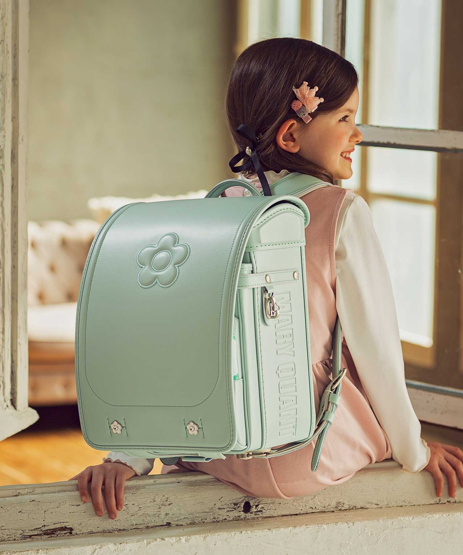 【シフォン/SHIFFON / KIDS】のMARY QUANT(マリークヮント)エンボスデイジーランドセル【即納】 インテリア・キッズ・メンズ・レディースファッション・服の通販 founy(ファニー) 　ファッション　Fashion　キッズファッション　Fashion for Kids　クッション　Cushion, Throw Pillow　抗菌　Antibacterial, Bacteria-Resistant　シンプル　Simple, Minimal　ダメージ　Distressed, Destroyed　パターン　Pattern, Design Print　フィット　Fit, Slim Fit　フラット　Flat, Flat Shoes　プリント　Print, Printed Pattern　ポケット　Pocket, Pocket Detail　ミニスカート　Mini Skirt, Short Skirt　ラウンド　Round, Round Neck　卒業式　Graduation Ceremony　mint green|ID: prp329100004724141 ipo3291000000034186104