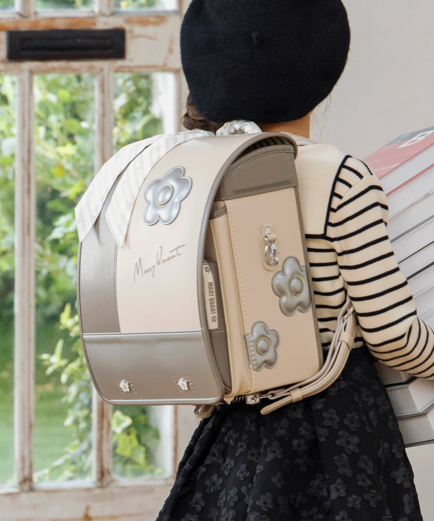 【シフォン/SHIFFON / KIDS】のMARY QUANT(マリークヮント)デイジーストライプランドセル【即納】 インテリア・キッズ・メンズ・レディースファッション・服の通販 founy(ファニー) 　ファッション　Fashion　キッズファッション　Fashion for Kids　クッション　Cushion, Throw Pillow　クール　Cool, Chic　抗菌　Antibacterial, Bacteria-Resistant　スカーフ　Scarf, Neckwear　ストライプ　Stripe, Striped Pattern　ダメージ　Distressed, Destroyed　フィット　Fit, Slim Fit　フラット　Flat, Flat Shoes　プリント　Print, Printed Pattern　プレート　Plate, Dish　ポケット　Pocket, Pocket Detail　ミニスカート　Mini Skirt, Short Skirt　モダン　Modern, Contemporary　ラウンド　Round, Round Neck　GREIGE|ID: prp329100004724142 ipo3291000000034196874