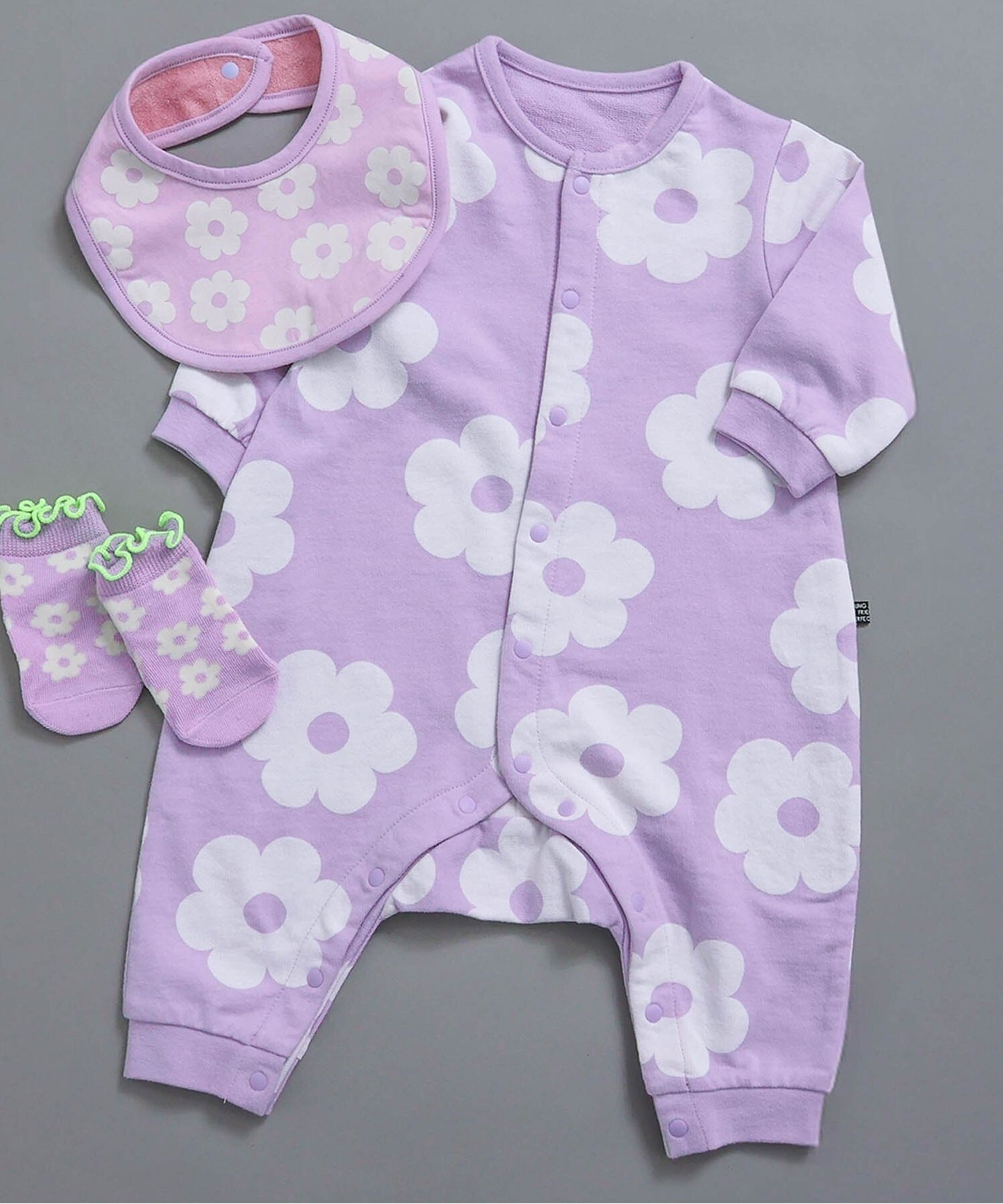 【エフオー オンラインストア/F.O.Online Store / KIDS】の総柄ロンパス マイファーストブリーズ インテリア・キッズ・メンズ・レディースファッション・服の通販 founy(ファニー) 　ファッション　Fashion　キッズファッション　Fashion for Kids　おすすめ　Recommended / Our Picks　ギフト プレゼント　Gift / Present　ロンパース　Romper, Jumpsuit　人気　Popular, Best Seller　ラベンダー|ID: prp329100004724214 ipo3291000000034140463