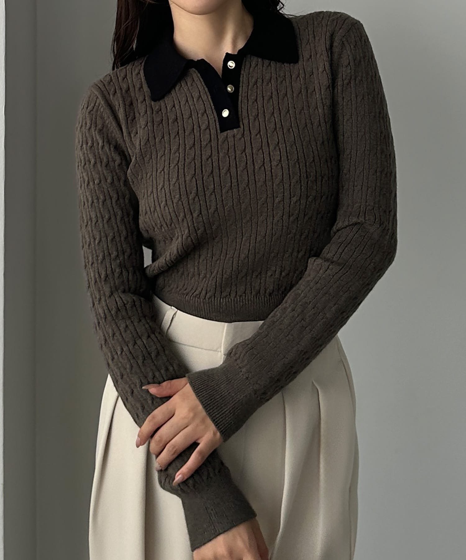 【ジュノア/JUNOAH】のLouere ゴールドボタンケーブルニットポロ インテリア・キッズ・メンズ・レディースファッション・服の通販 founy(ファニー) 　ファッション　Fashion　レディースファッション　Fashion for Women　トップス・カットソー　Cut & Sew Tops　ニット　Knit Tops & Sweaters　モカ|ID: prp329100004724304 ipo3291000000034140806