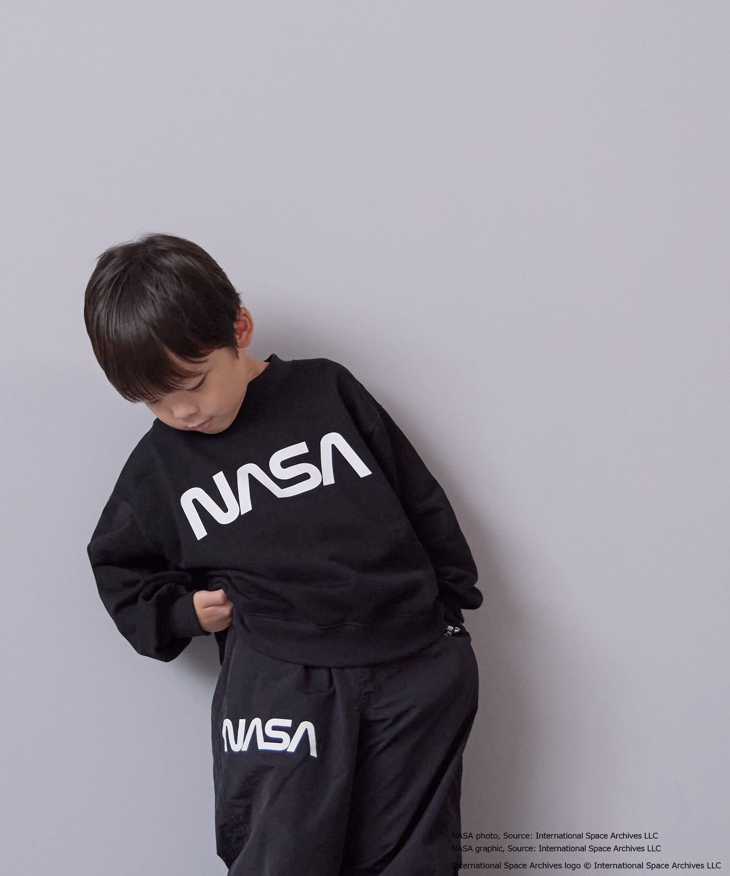 【ローリーズファーム/LOWRYS FARM / KIDS】のNASAワッペンスウェット インテリア・キッズ・メンズ・レディースファッション・服の通販 founy(ファニー) 　ファッション　Fashion　キッズファッション　Fashion for Kids　フロント　Front, Front Design　ベーシック　Basic, Essential　ブラック|ID: prp329100004724335 ipo3291000000034140927