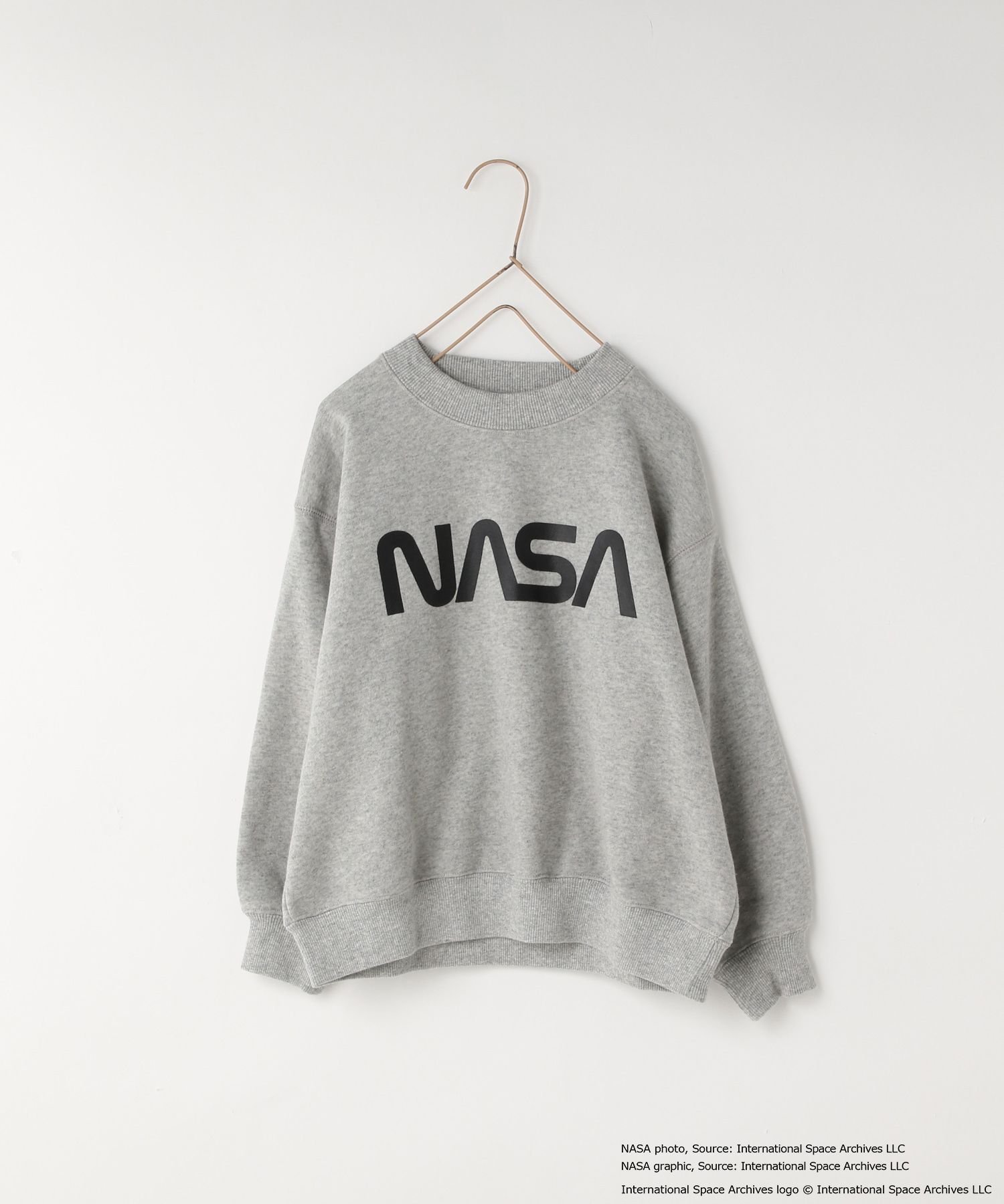 【ローリーズファーム/LOWRYS FARM / KIDS】のNASAワッペンスウェット インテリア・キッズ・メンズ・レディースファッション・服の通販 founy(ファニー) 　ファッション　Fashion　キッズファッション　Fashion for Kids　フロント　Front, Front Design　ベーシック　Basic, Essential　グレー|ID: prp329100004724335 ipo3291000000034140929
