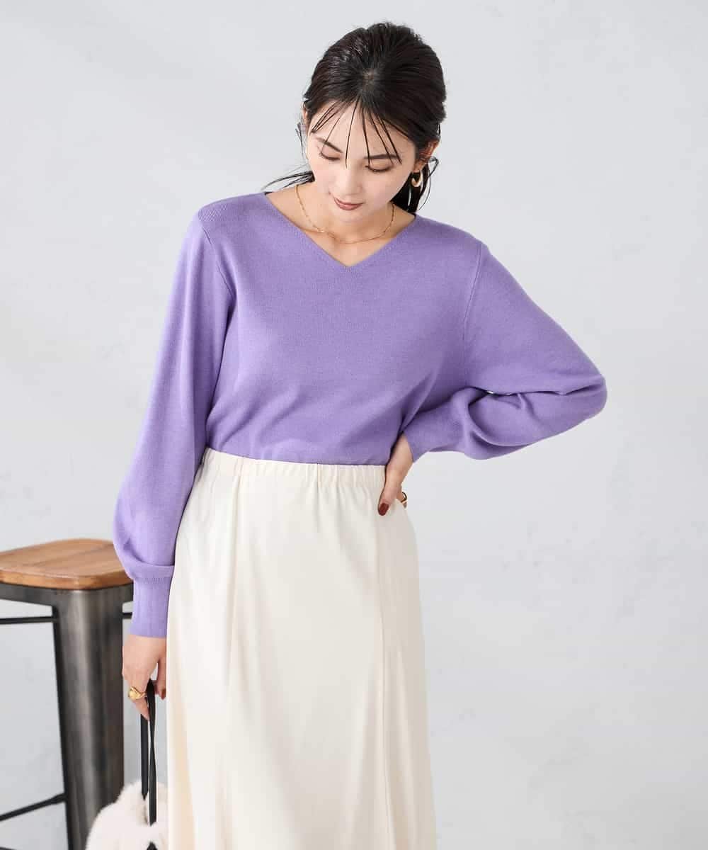 【アー ヴェー ヴェー/a.v.v】の【洗える】Vネック美ラクるパフスリーブニット インテリア・キッズ・メンズ・レディースファッション・服の通販 founy(ファニー) 　ファッション　Fashion　レディースファッション　Fashion for Women　トップス・カットソー　Cut & Sew Tops　ニット　Knit Tops & Sweaters　Vネックトップス　V-Neck Tops / V-Cut Neckline Shirts　アンサンブル　Ensemble Set　インナー　Innerwear　洗える　Machine Washable　カーディガン　Cardigan, Knitwear　ジャケット　Jacket, Outerwear　スリーブ　Sleeve, Long Sleeve / Short Sleeve　トレンド　Trend, Trending Now　人気　Popular, Best Seller　長袖　Long Sleeve, Full Sleeve　ベーシック　Basic, Essential　ボトム　Bottoms, Lower Wear　再入荷　Restock / Back in Stock　ビジネス 仕事 通勤　Business / Work / Commuting　パープル|ID: prp329100004724374 ipo3291000000036072343