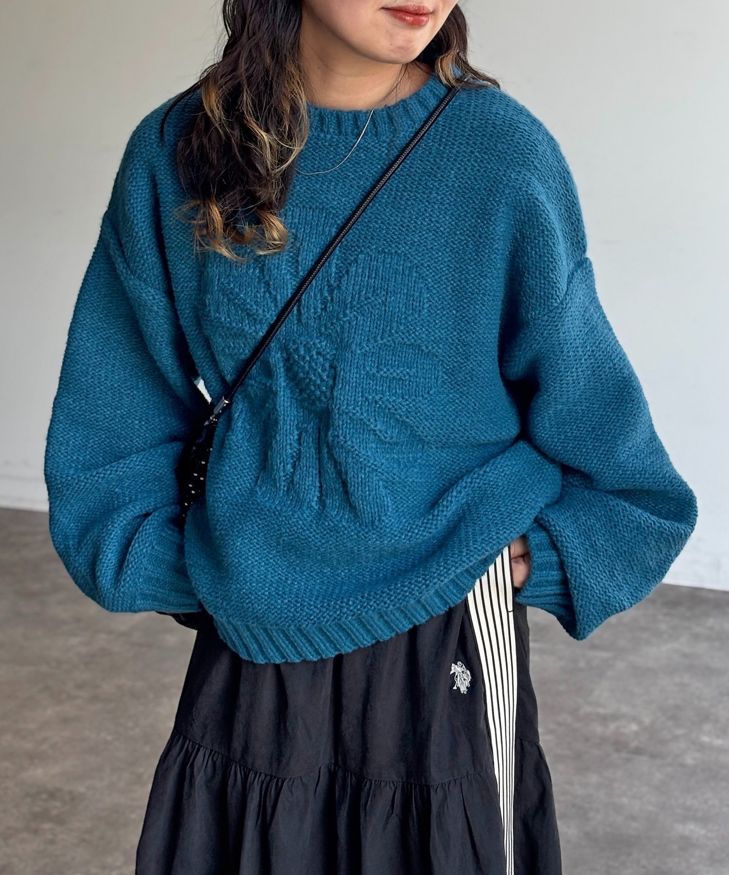 【シーピーシーエム/CPCM】の同色花柄ジャガードニット インテリア・キッズ・メンズ・レディースファッション・服の通販 founy(ファニー) ファッション Fashion レディースファッション Fashion for Women トップス・カットソー Cut & Sew Tops ニット Knit Tops & Sweaters 花柄・フラワープリント・モチーフ Floral Prints & Motifs / Flower Pattern Tops 秋 Autumn ショート Short, Short Length シンプル Simple, Minimal チュニック Tunic, Long Top ティアードスカート Tiered Skirt, Flounced Skirt フレア Flare, Flared リラックス Relax, Relaxed Fit ロング Long, Long-Length おすすめ Recommended / Our Picks ブルー|ID: prp329100004724405 ipo3291000000034563802