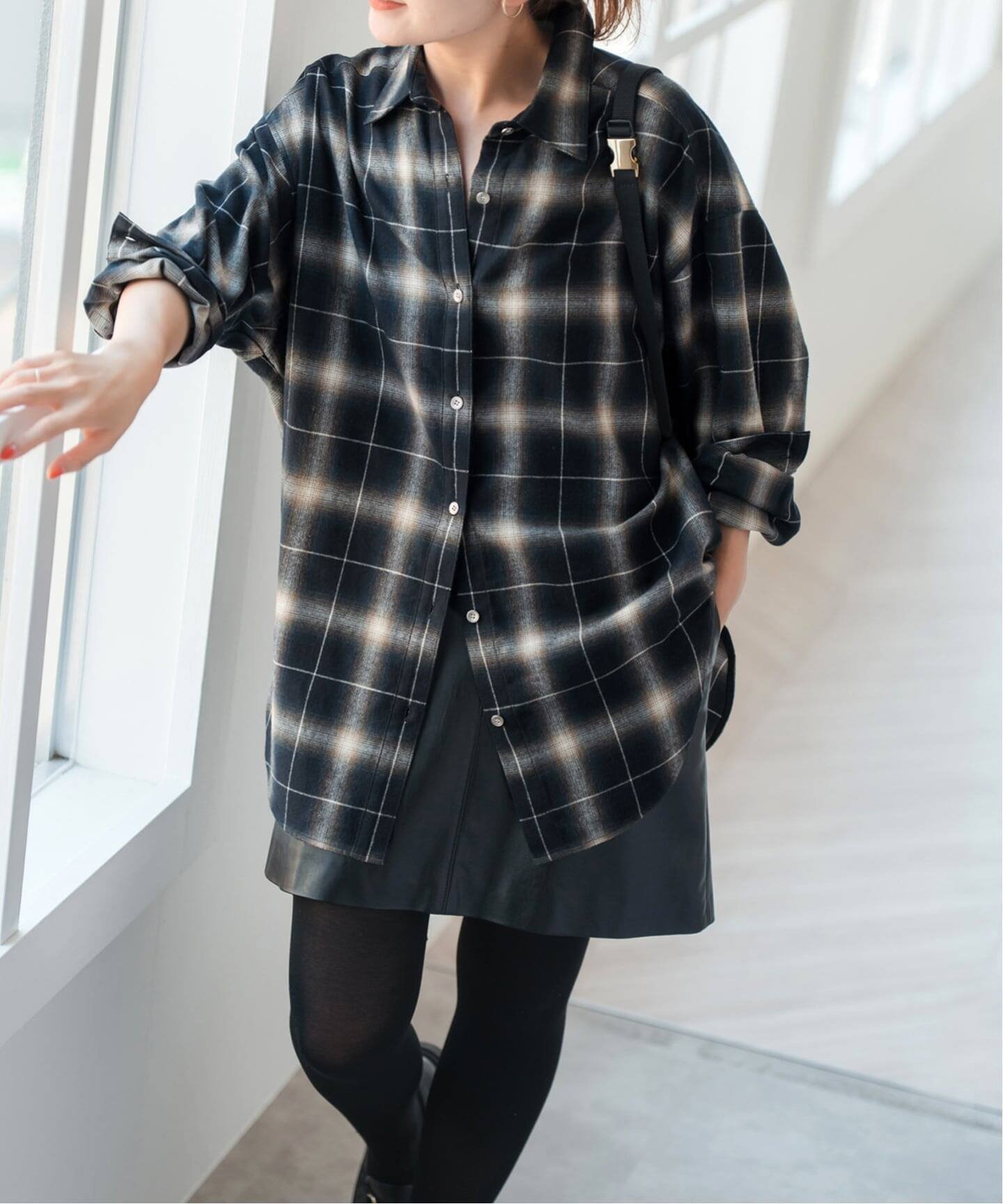 【スピック&スパン/Spick & Span】のメタルボタンオンブレーチェックルーズシャツ インテリア・キッズ・メンズ・レディースファッション・服の通販 founy(ファニー) 　ファッション　Fashion　レディースファッション　Fashion for Women　トップス・カットソー　Cut & Sew Tops　シャツ・ブラウス・オフィスカジュアル　Elegant Blouses & Button-Ups　グラデーション　Gradient, Ombre　スマート　Smart, Elegant　人気　Popular, Best Seller　A/W・秋冬　Autumn/Winter　エレガント 上品　Elegant　ブラックベース|ID: prp329100004724748 ipo3291000000034142471