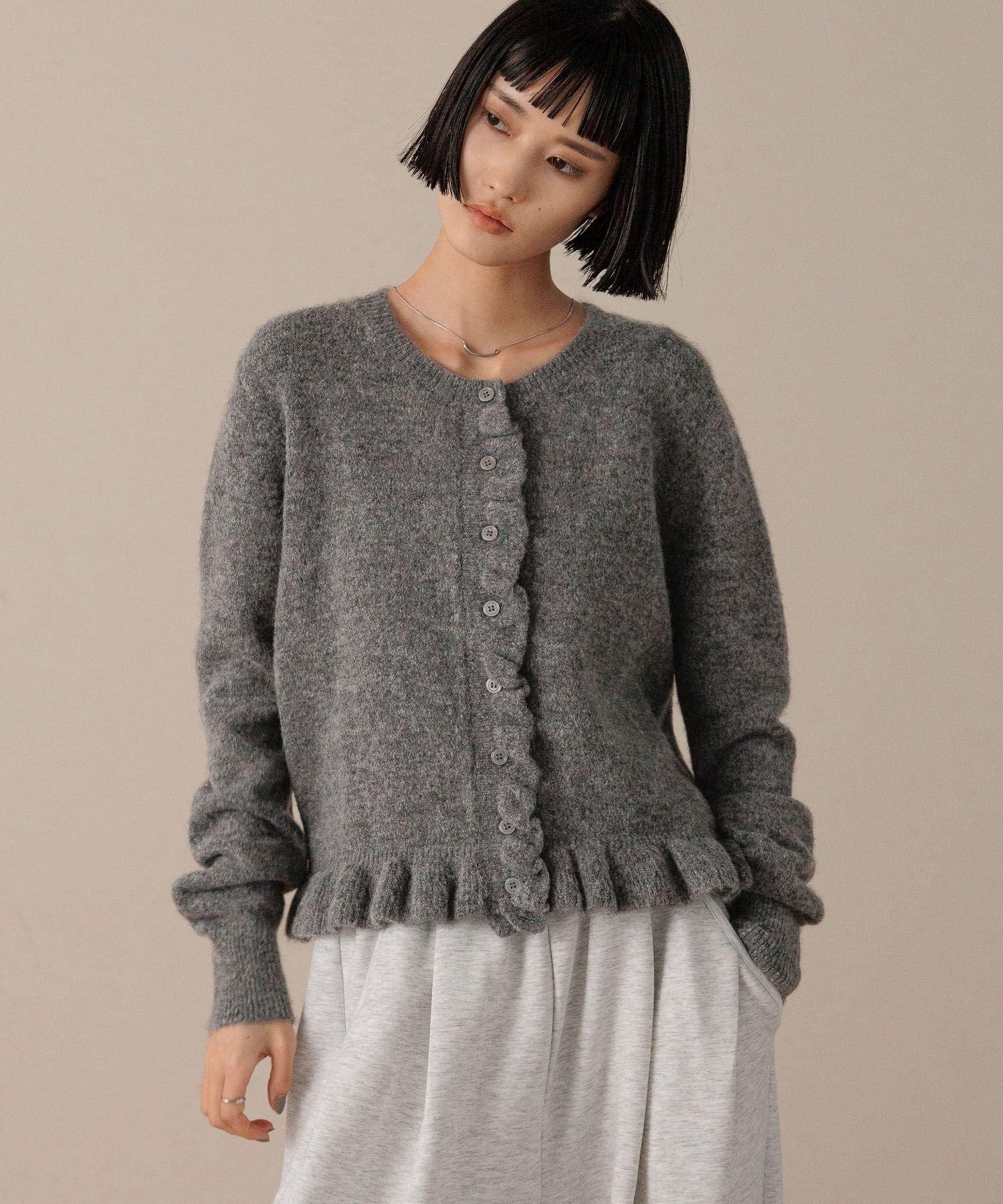 【ローリーズファーム/LOWRYS FARM】のチビフリルカーディガンロングスリーブ インテリア・キッズ・メンズ・レディースファッション・服の通販 founy(ファニー)  ファッション Fashion レディースファッション Fashion for Women トップス・カットソー Cut & Sew Tops カーディガン・羽織り Layered Style Cardigans カーディガン Cardigan, Knitwear コンパクト Compact, Small Size シンプル Simple, Minimal ストレッチ Stretch, Stretchy Fabric バランス Balance, Style Balance フェミニン Feminine, Girly フリル Frill, Ruffle ボトム Bottoms, Lower Wear グレー15|ID: prp329100004724776 ipo3291000000034259175